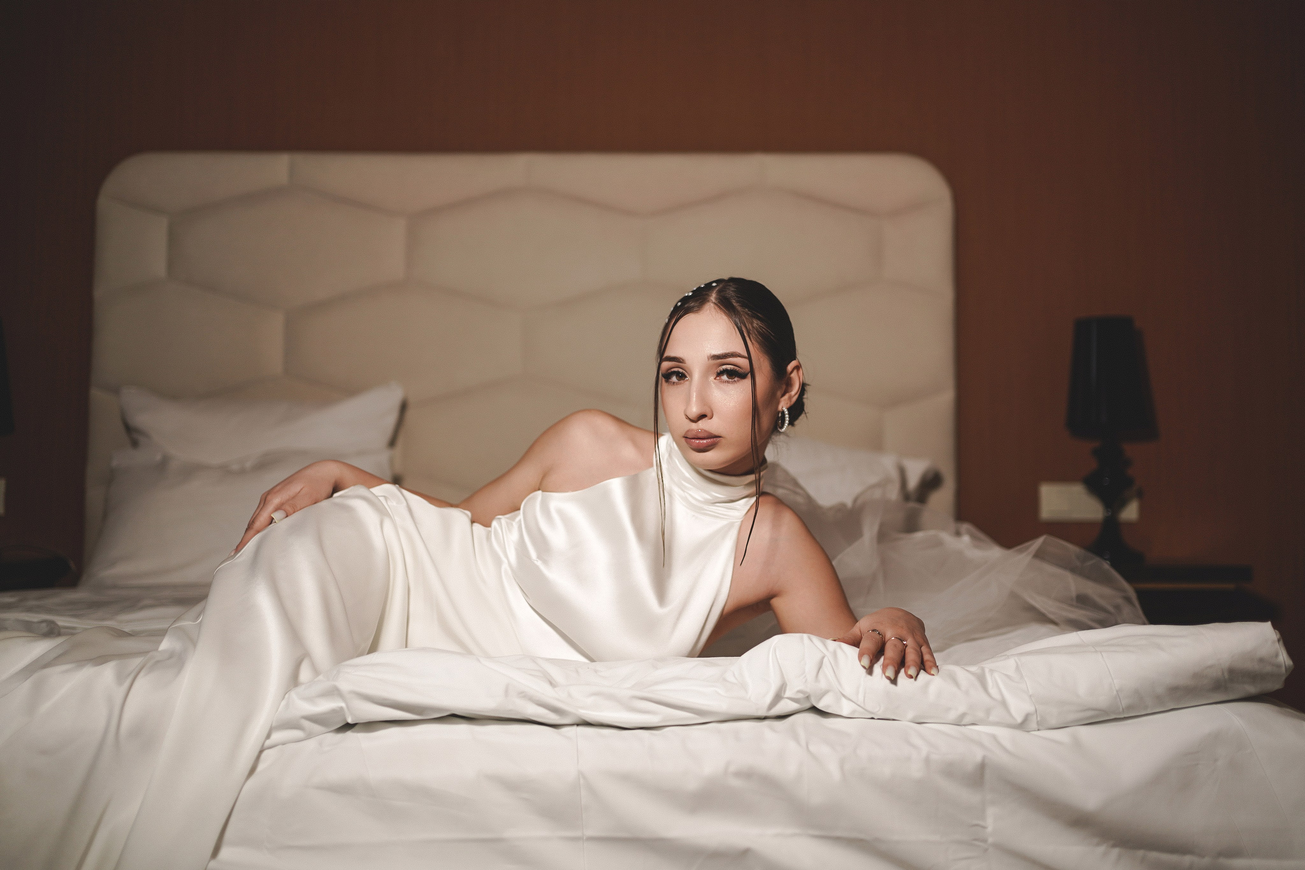 Утро невесты Алины в Графском парке. Свадебный фотограф в Ростове-на-Дону. Таинство Крещения и Венчания, семейные фотосессии. Алёна Чёботова