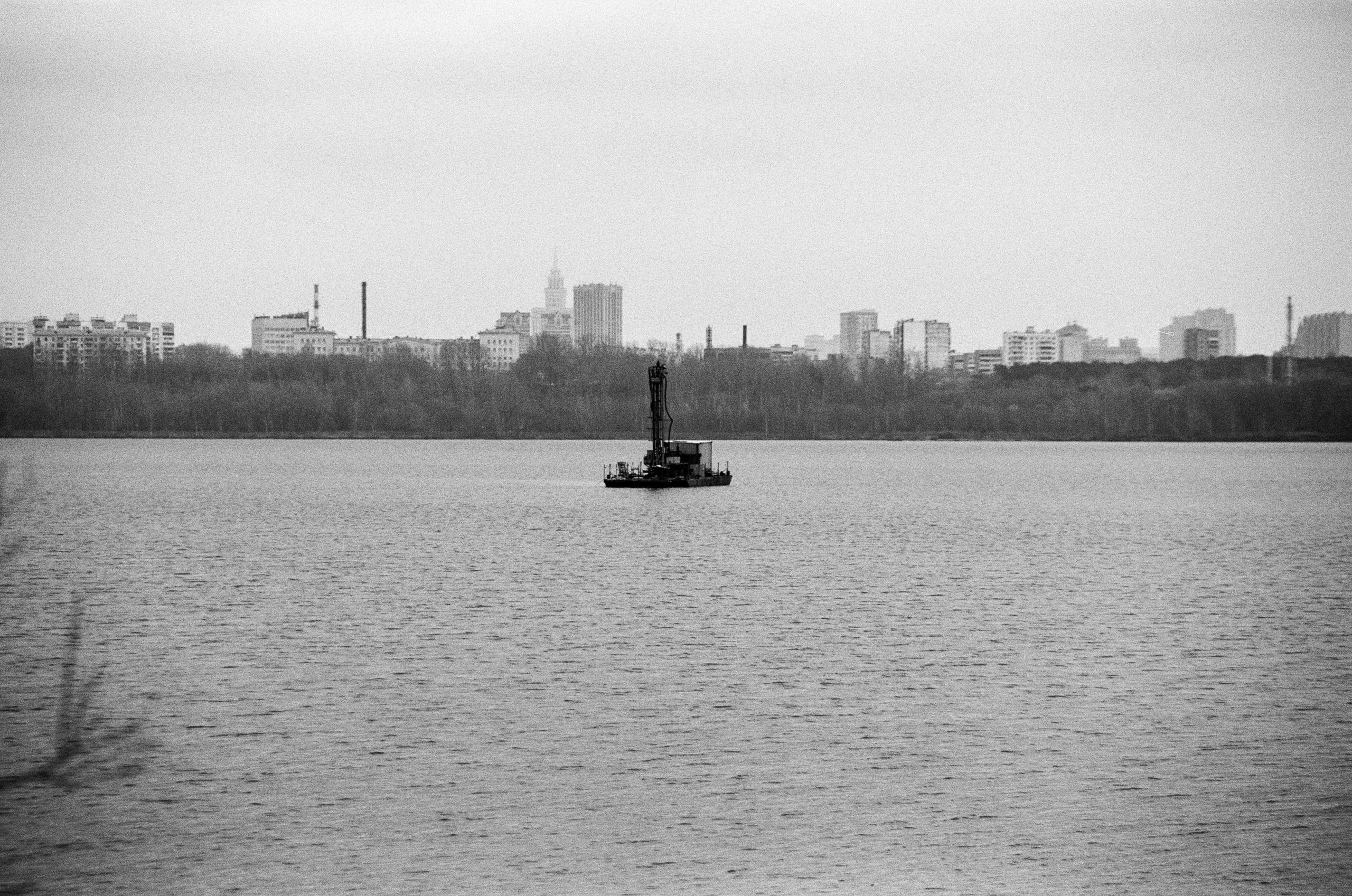 Nikon F80 — Voigtlander Ultron 28-105mm f2.8-3.8 / SFL T-42 ISO 400