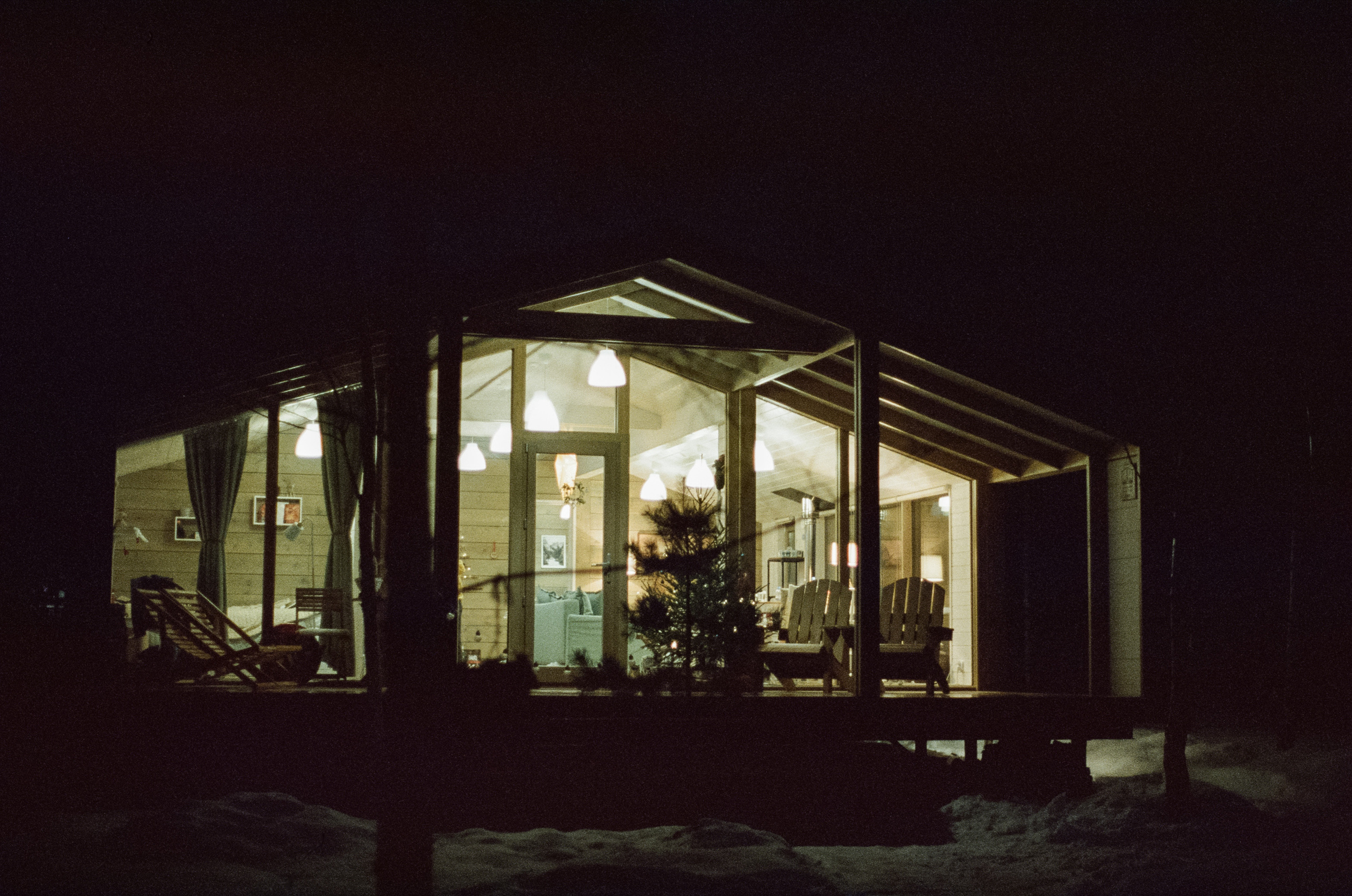 Hygge Dacha (Pentax MZ-3 — Pentax MZ-m 50 mm f1.4)
