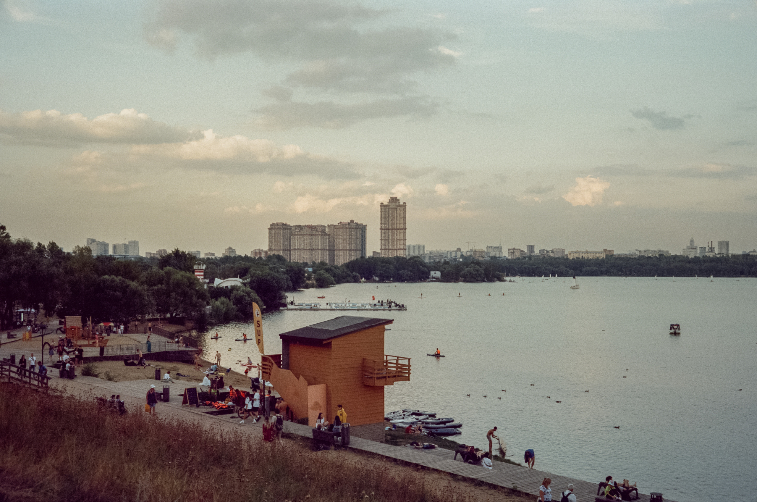 Canon Canonet QL17 G-III QL / Kodak Vision 3 250D