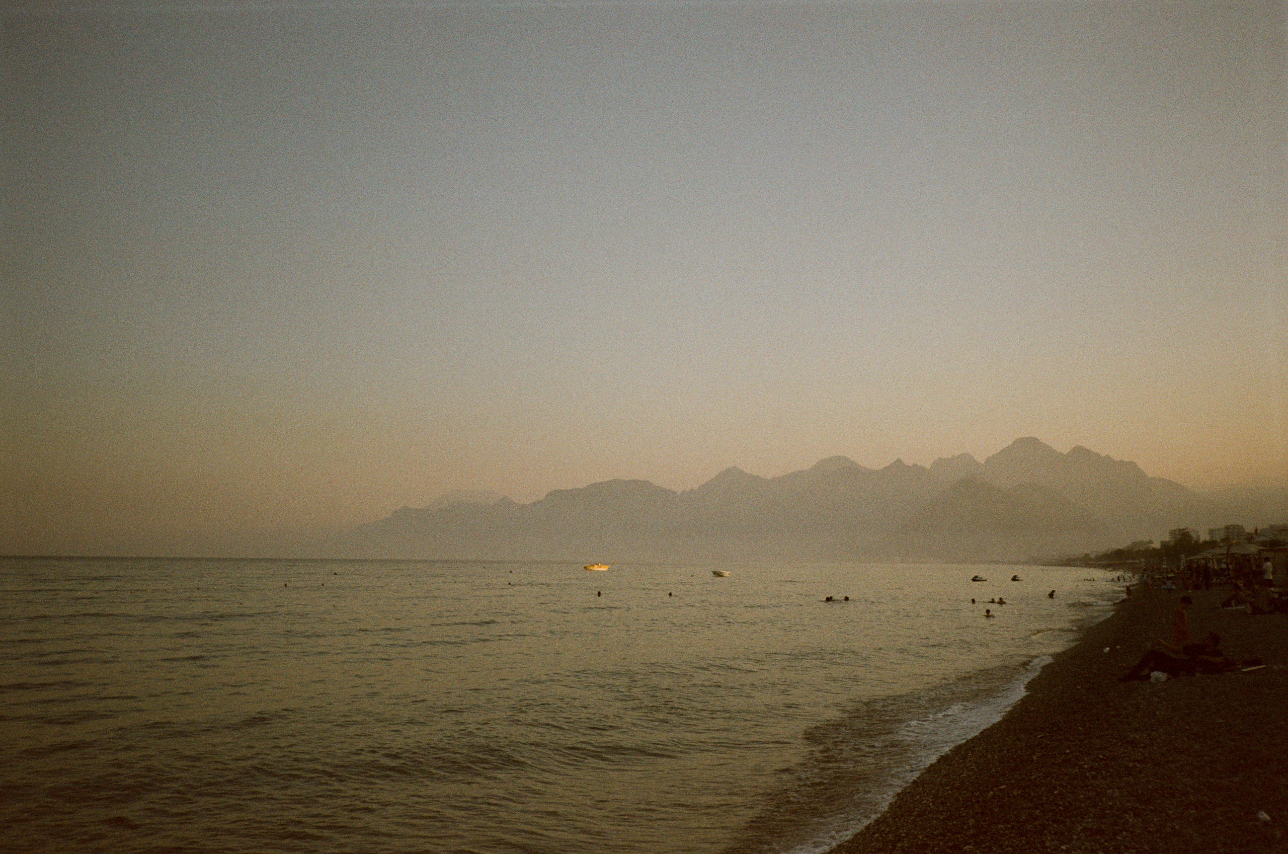 Набережная Антальи на просроченную пленку Kodak Gold 200