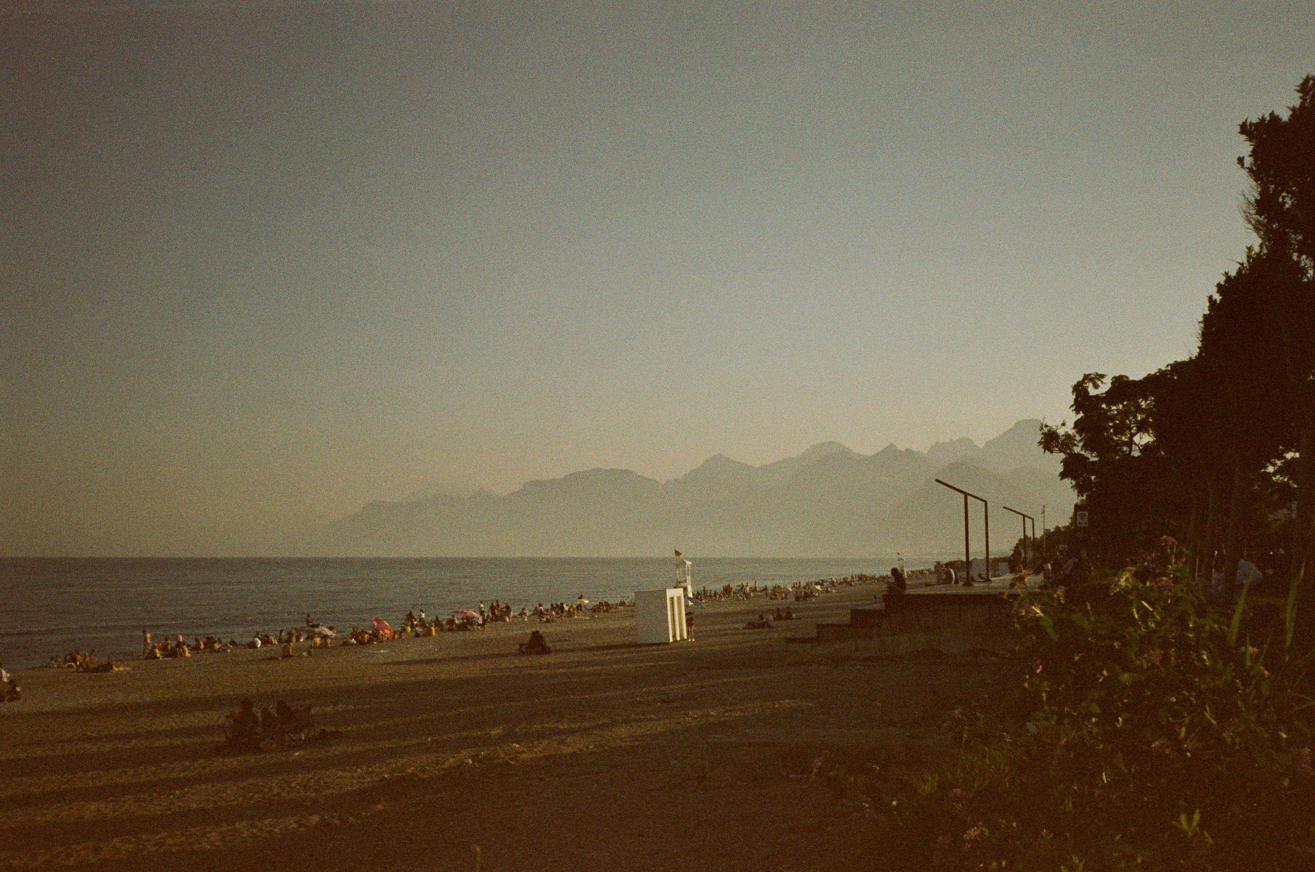 Набережная Антальи на просроченную пленку Kodak Gold 200