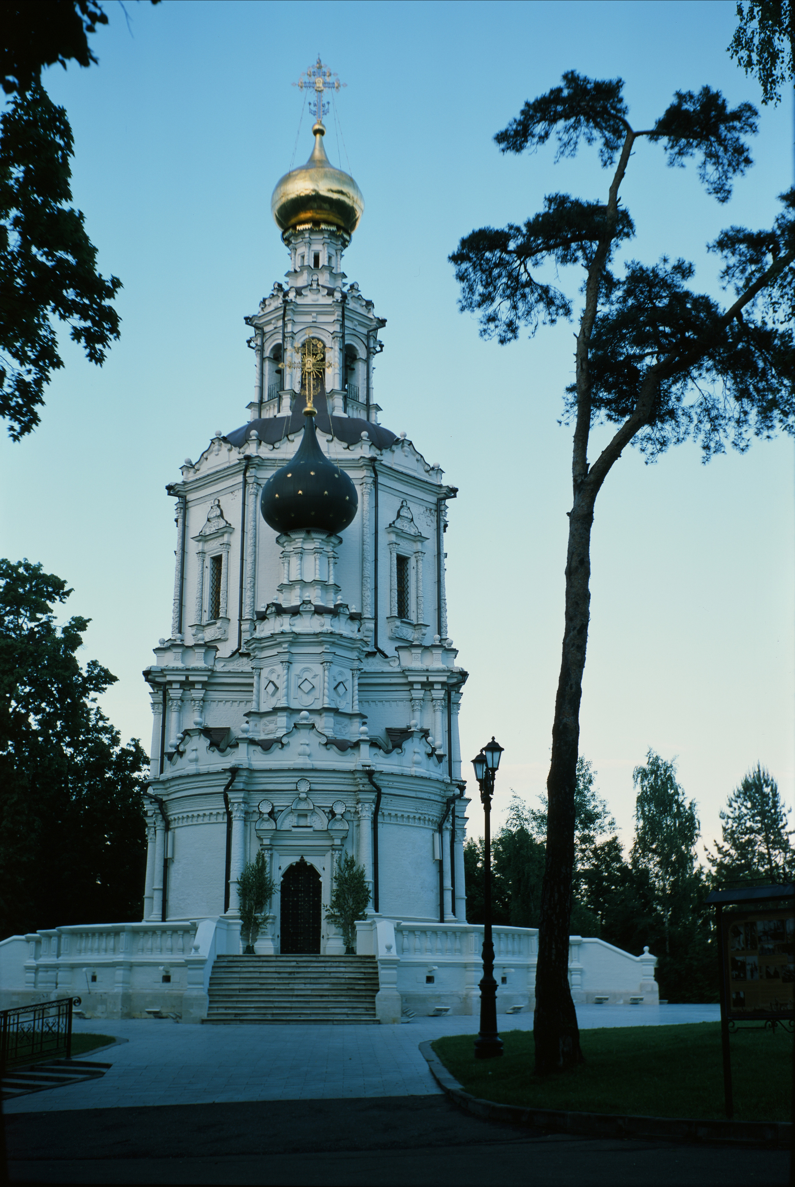 Fujichrome Provia 100 °F / Franka Rolfix II