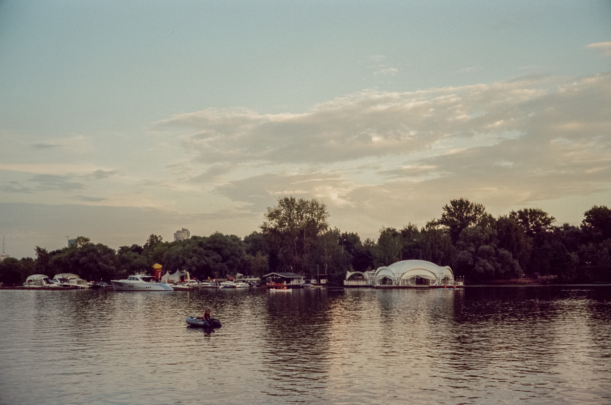 Canon Canonet QL17 G-III QL / Kodak Vision 3 250D