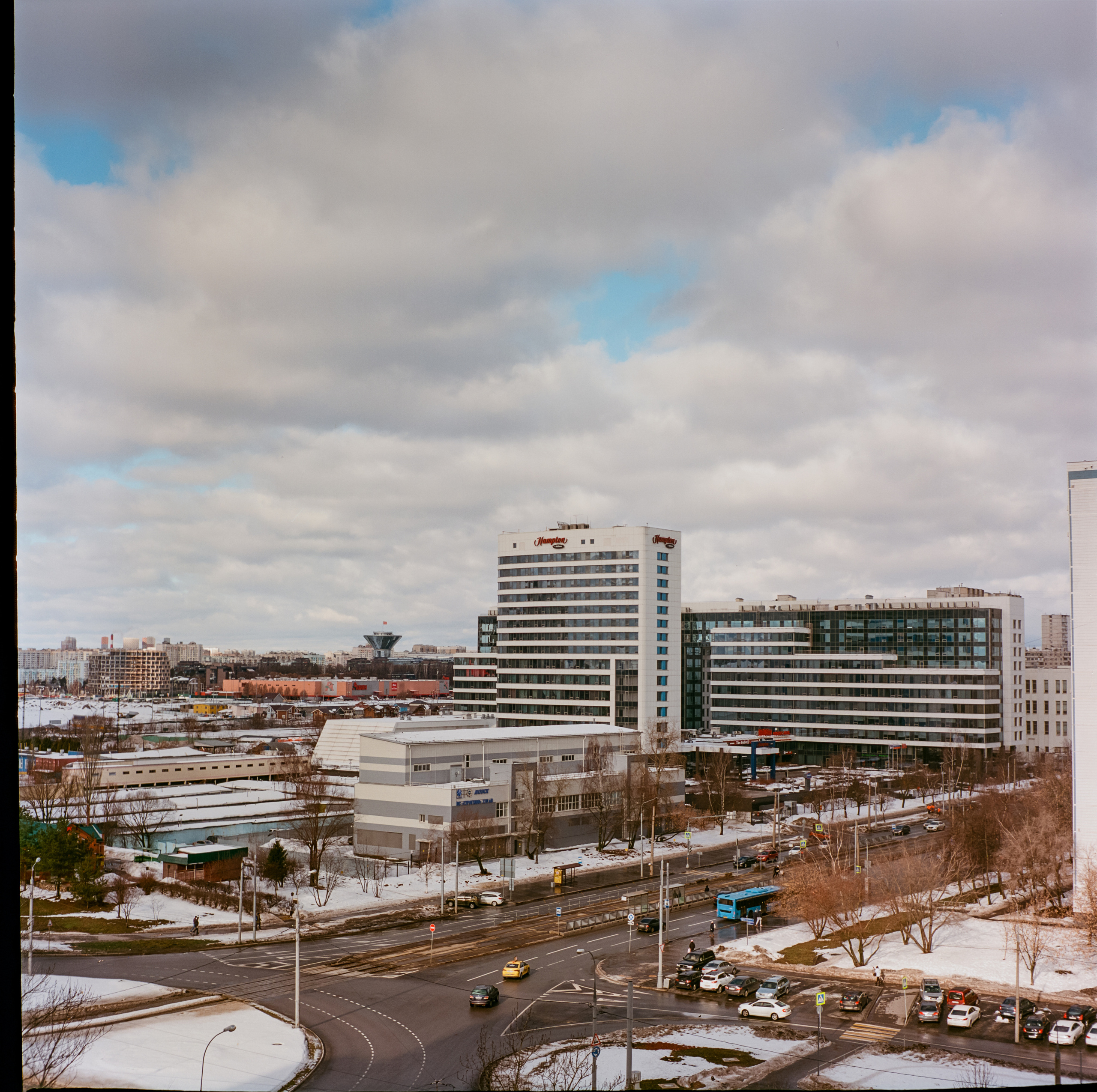 Yashica Mat-124 / Kodak Aerocolor IV