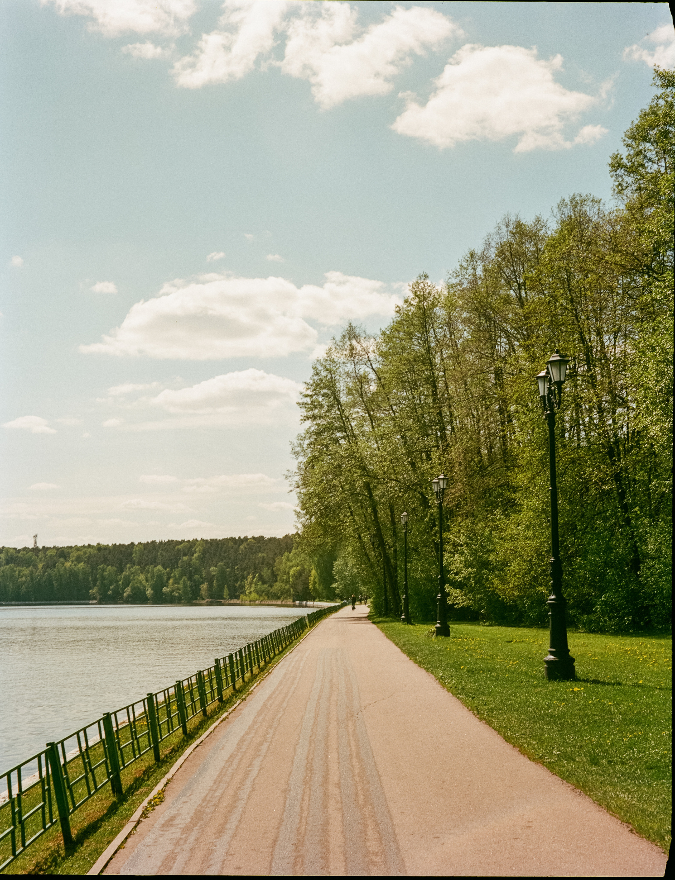 Kodak Aerocolor IV / Voightlander Bessa 46