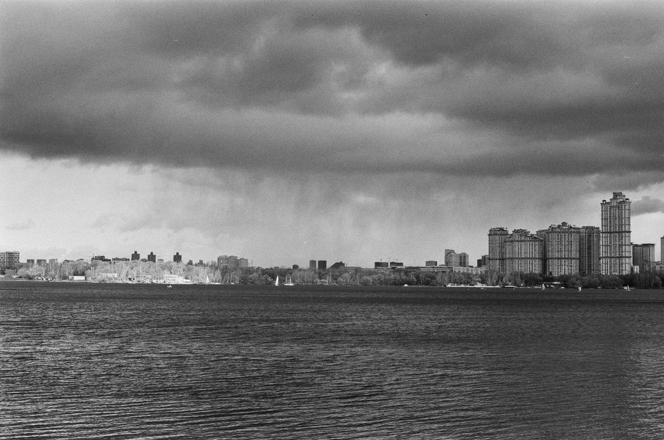 Cosina 55 mm f1.2 — Ricoh XR-10M / Тасма Тип-42 ISO 100