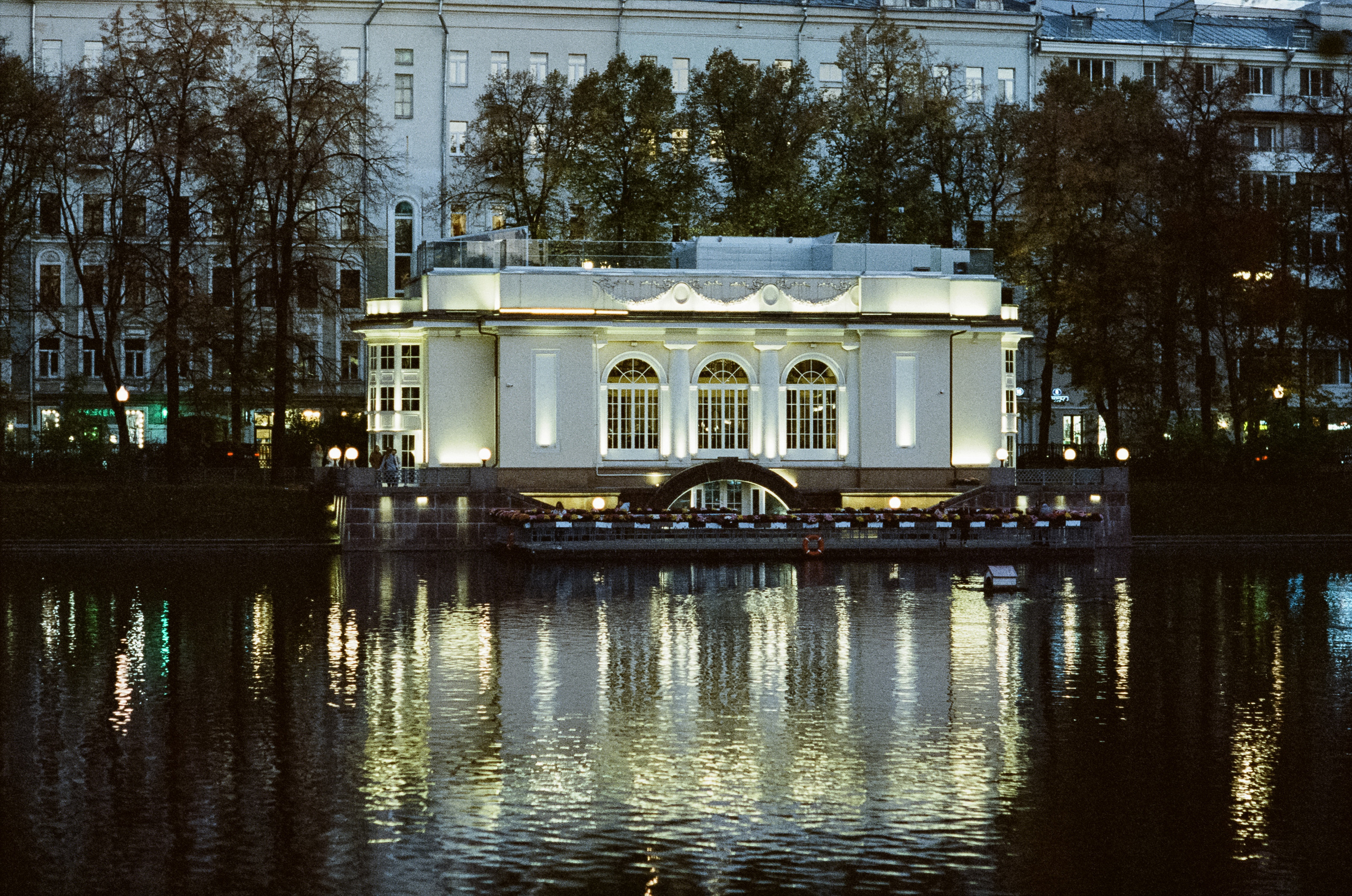 Kodak Vision 3 500T / Canon T90 Canon FD 85 mm 1.2 L