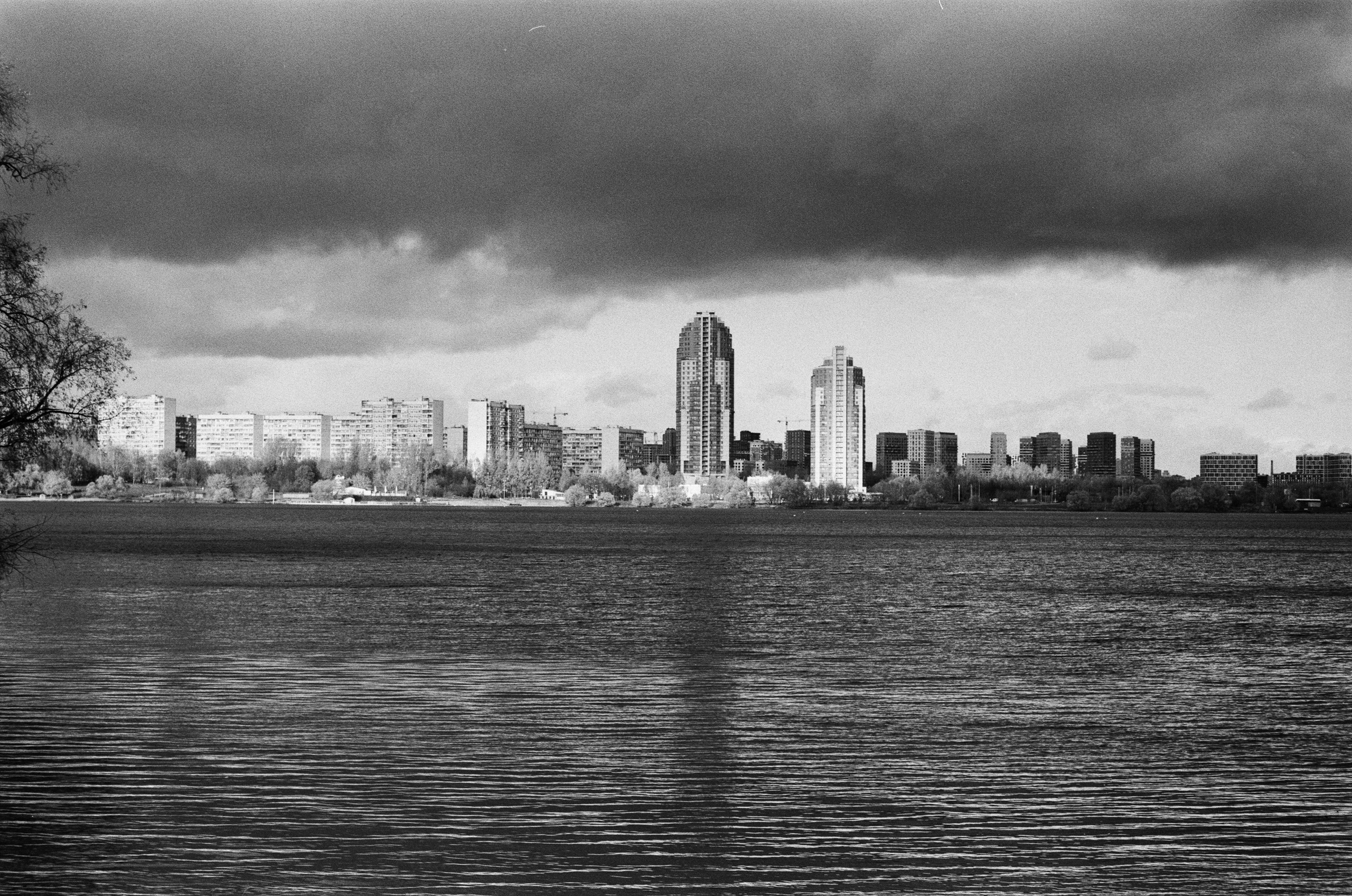 Cosina 55 mm f1.2 — Ricoh XR-10M / Тасма Тип-42 ISO 100