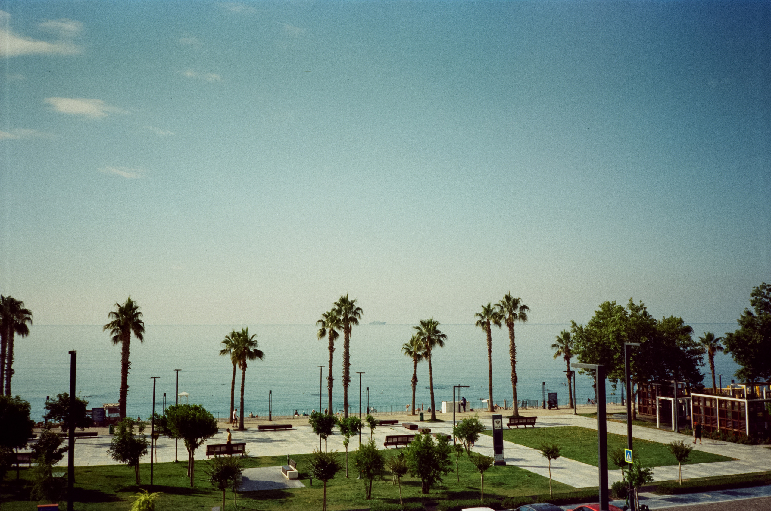 Пляж Коньялты, Анталья, набережная