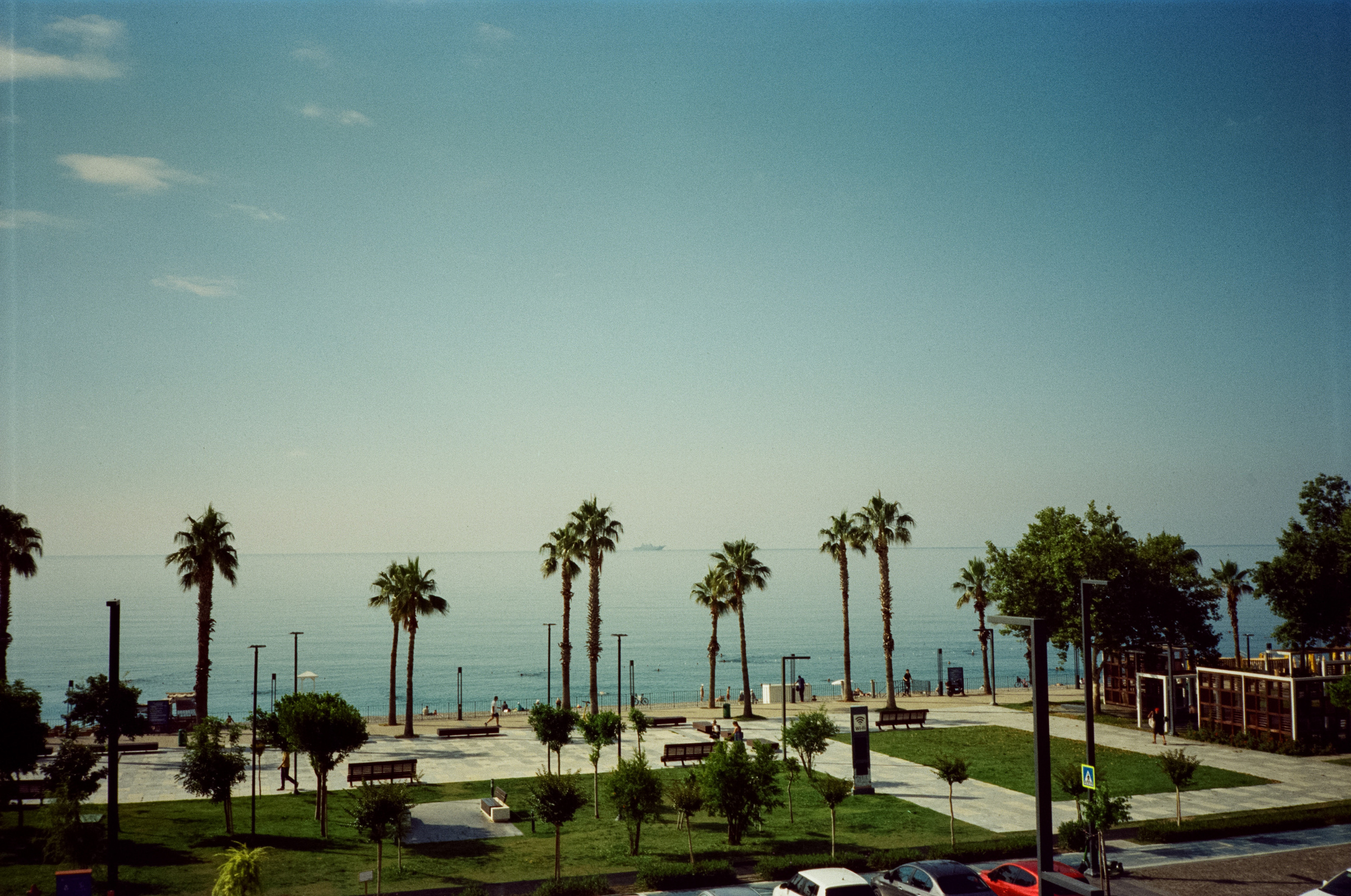 Пляж Коньялты, Анталья, набережная