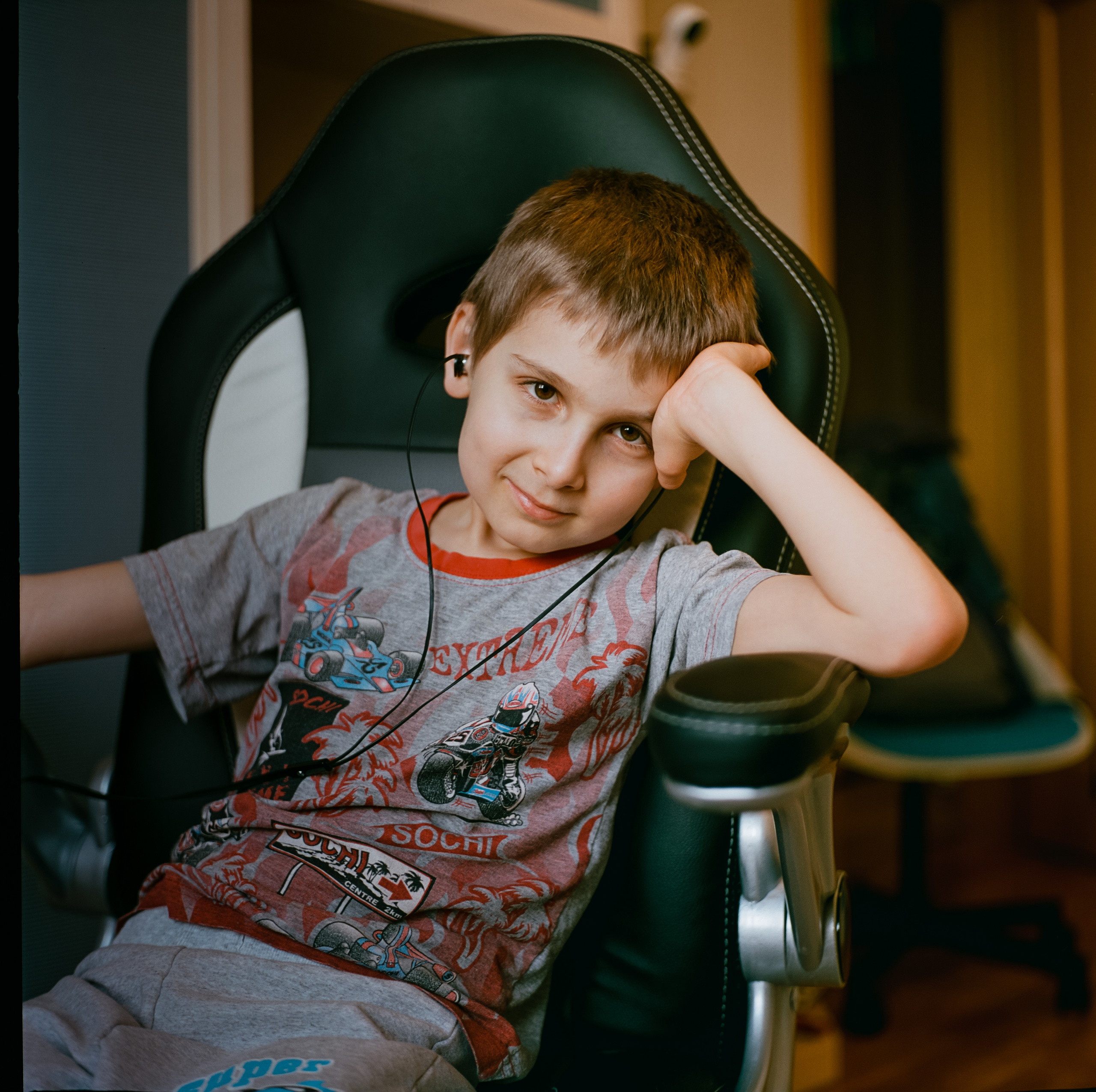 Yashica Mat-124 / Kodak Aerocolor IV