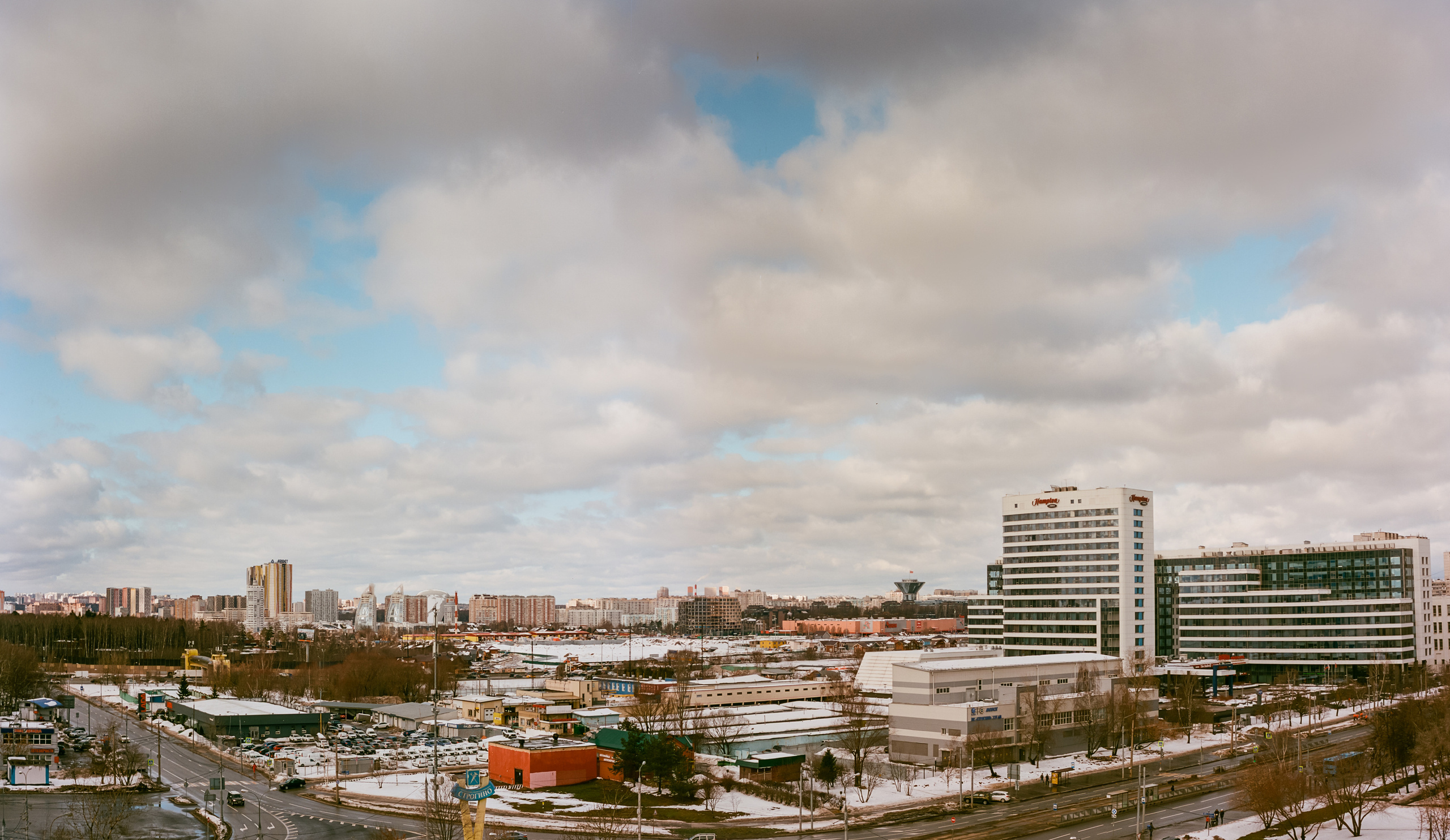 Yashica Mat-124 / Kodak Aerocolor IV