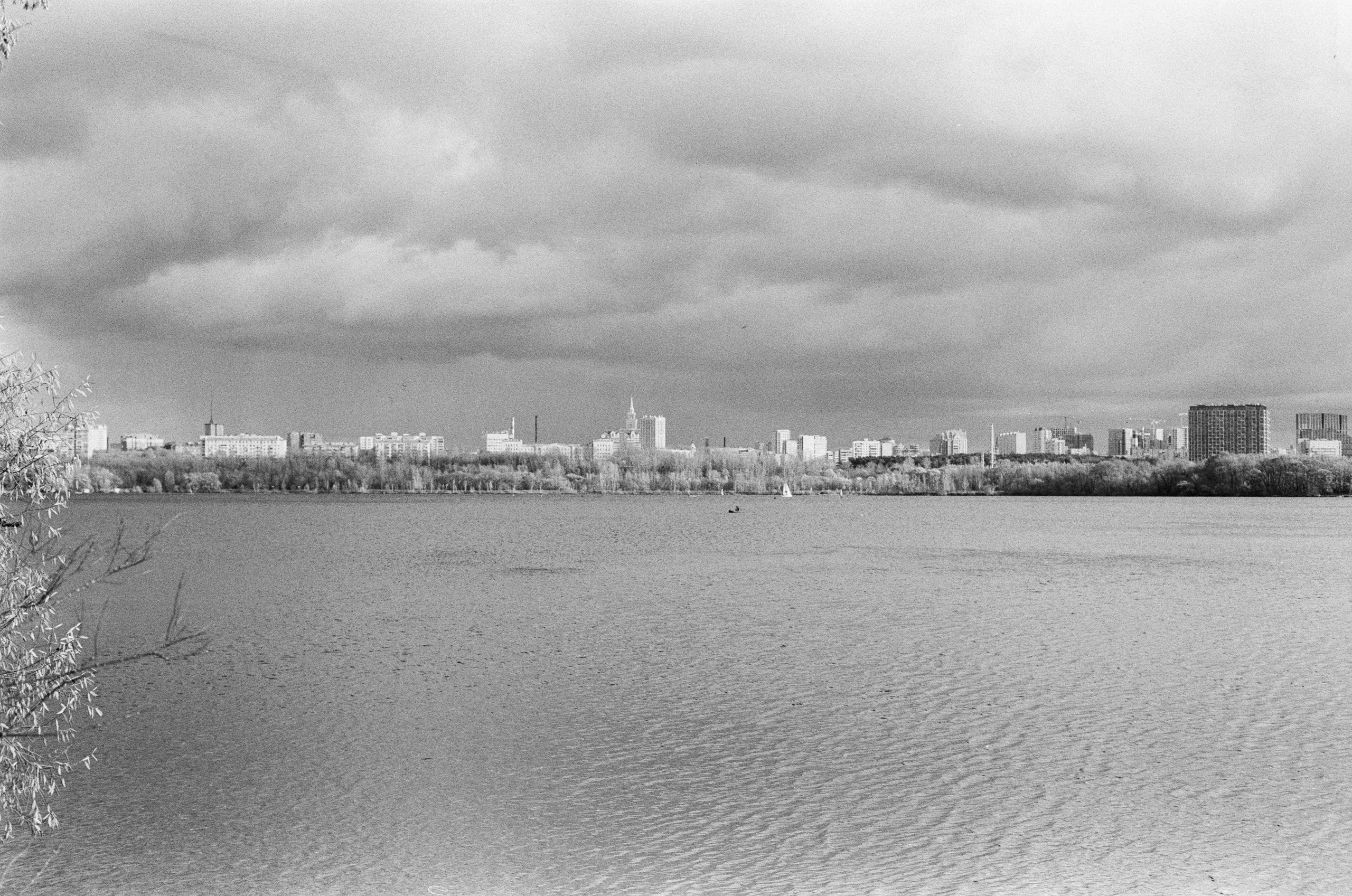 Cosina 55 mm f1.2 — Ricoh XR-10M / Тасма Тип-42 ISO 100