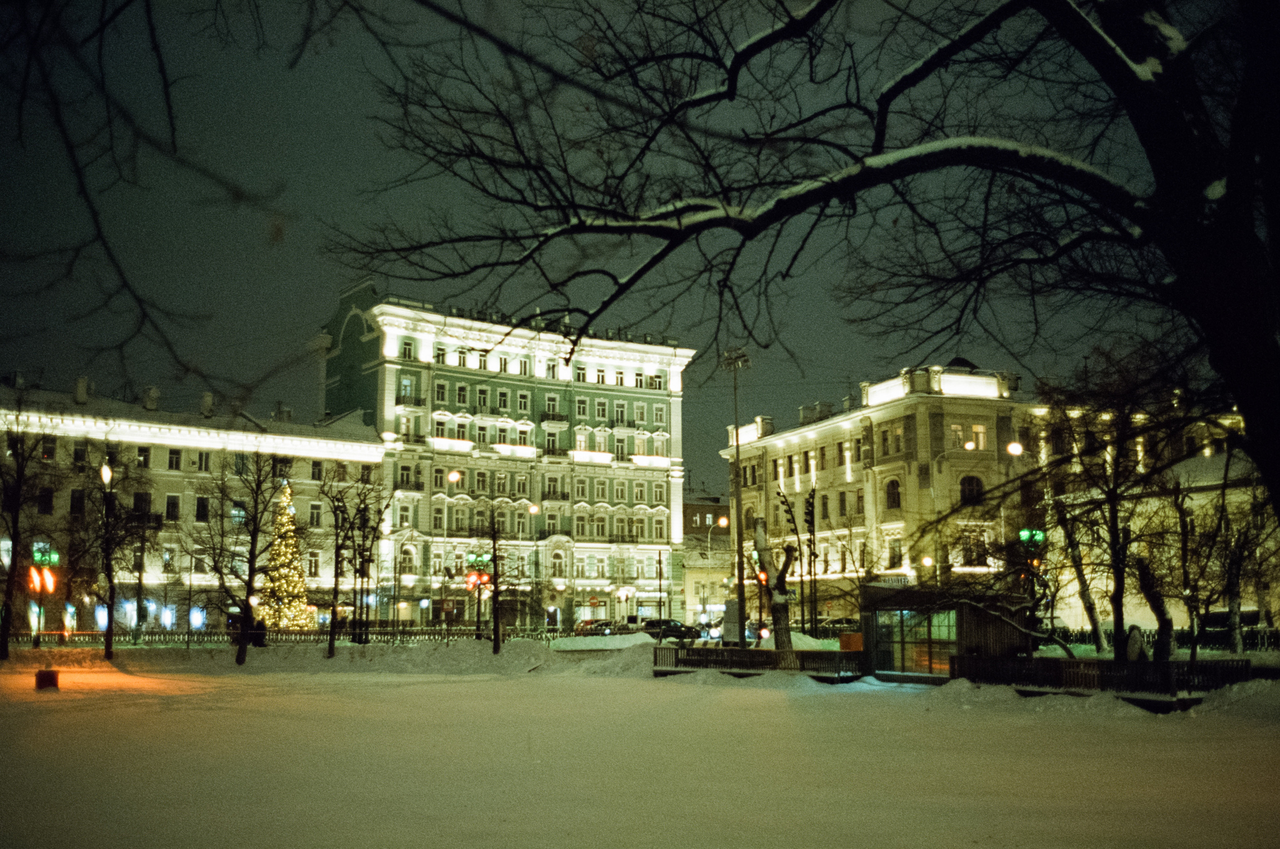 Центр Москвы на кинопленку Kodak Vision 3 500T (Contax G1 Green Label)