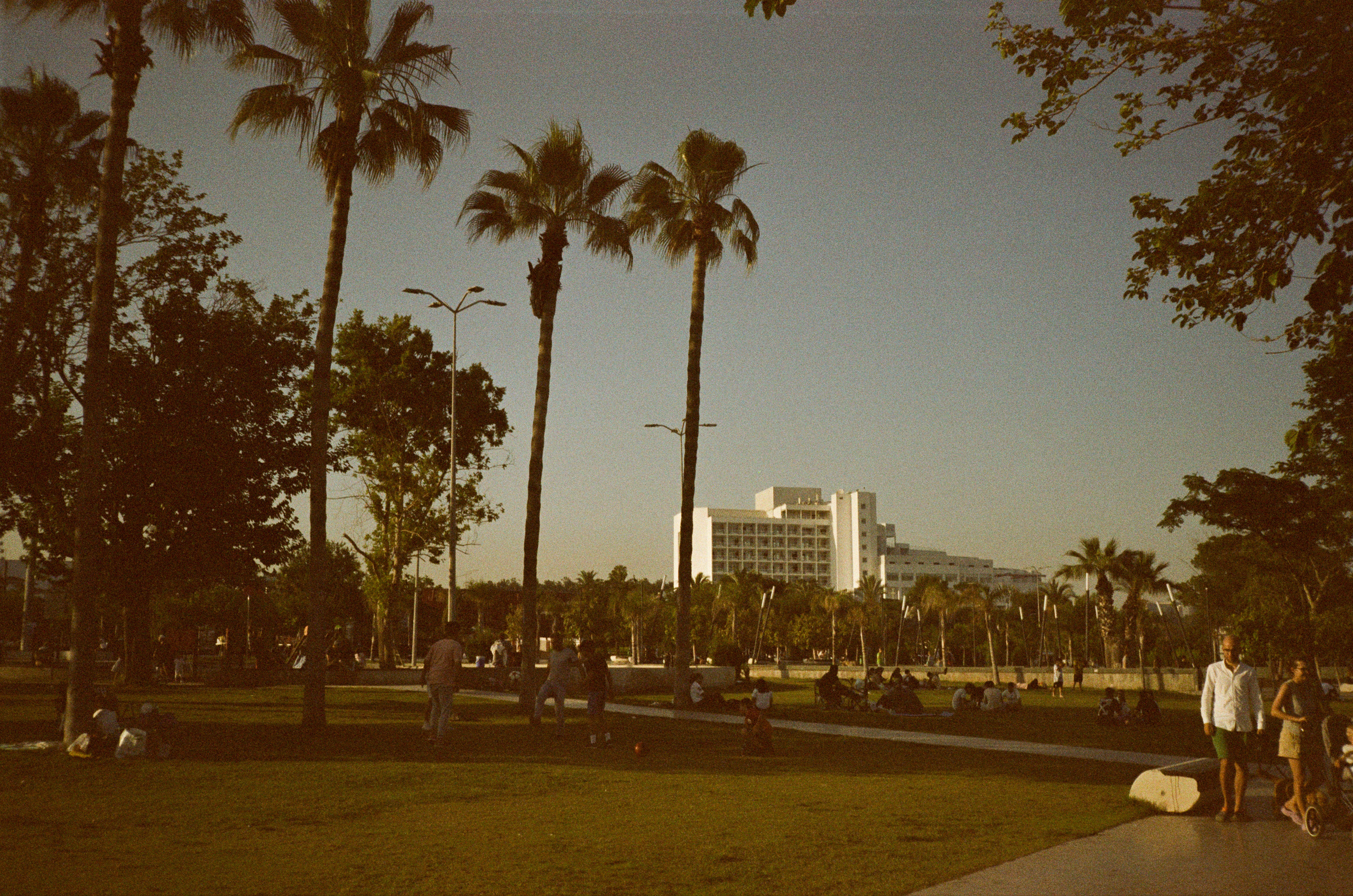 Набережная Антальи на просроченную пленку Kodak Gold 200