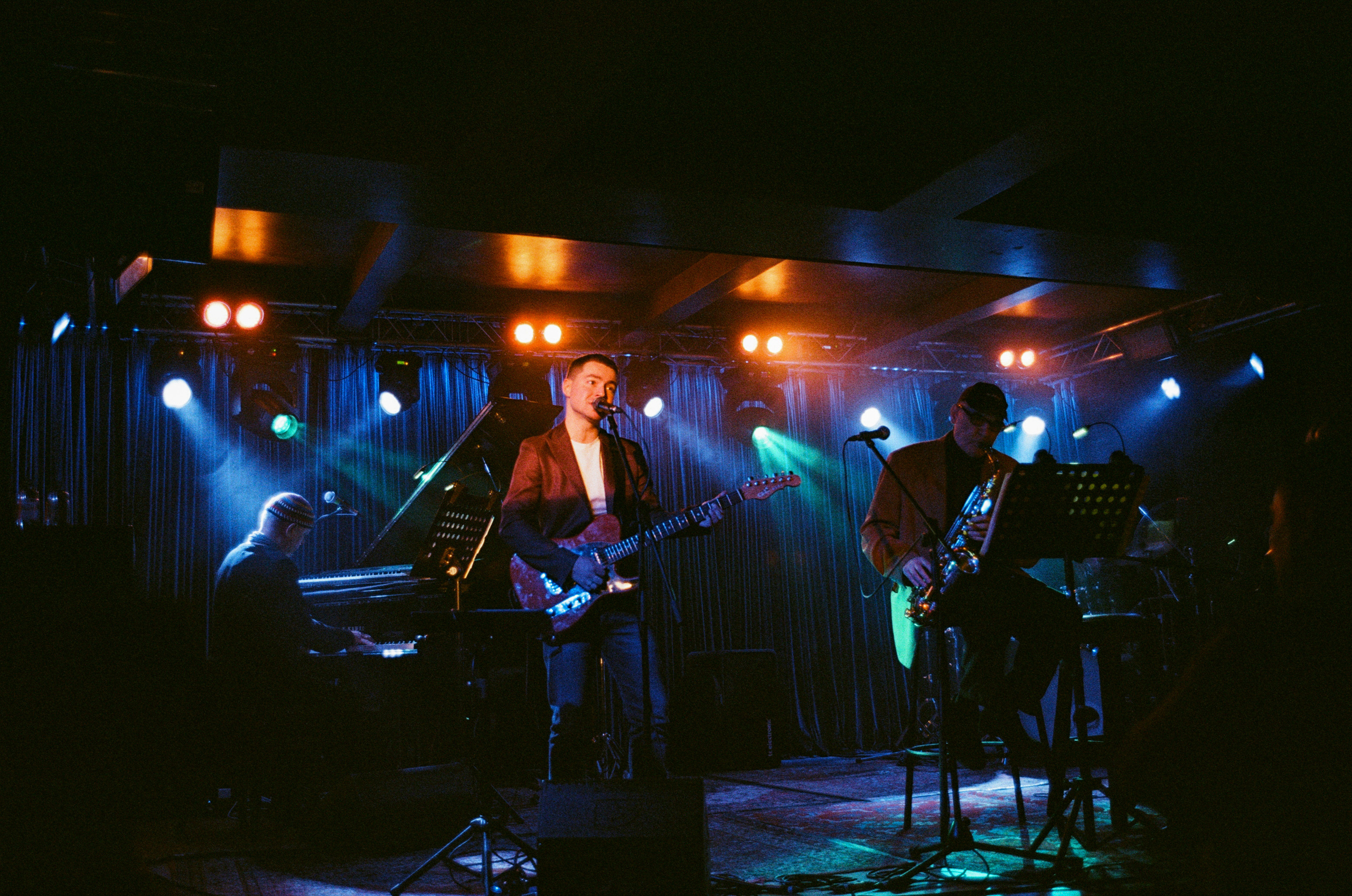 Contax G1 — Carl Zeiss Planar T 35 mm f2.0 (Kodak Ultramax 400)