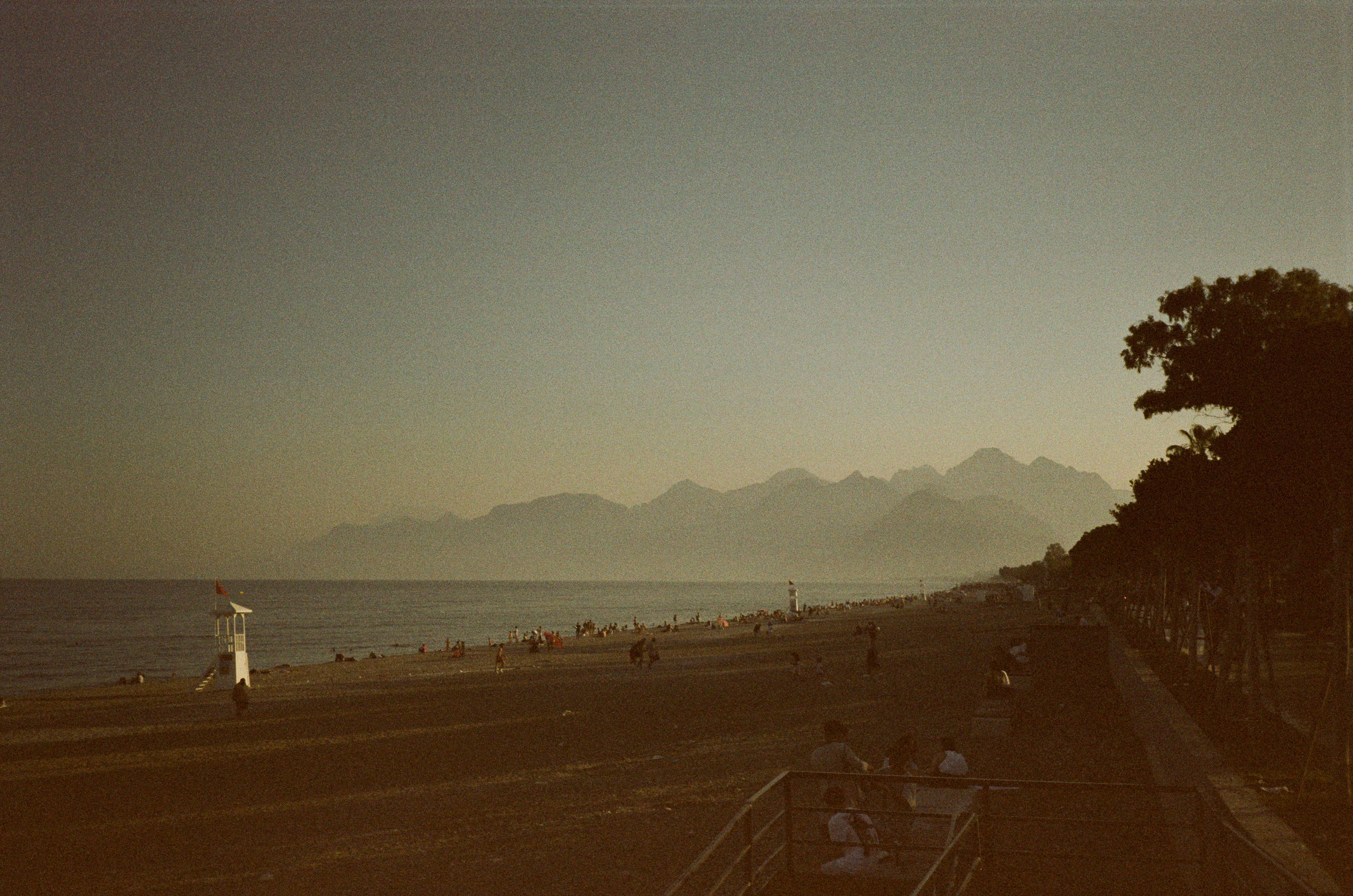 Набережная Антальи на просроченную пленку Kodak Gold 200