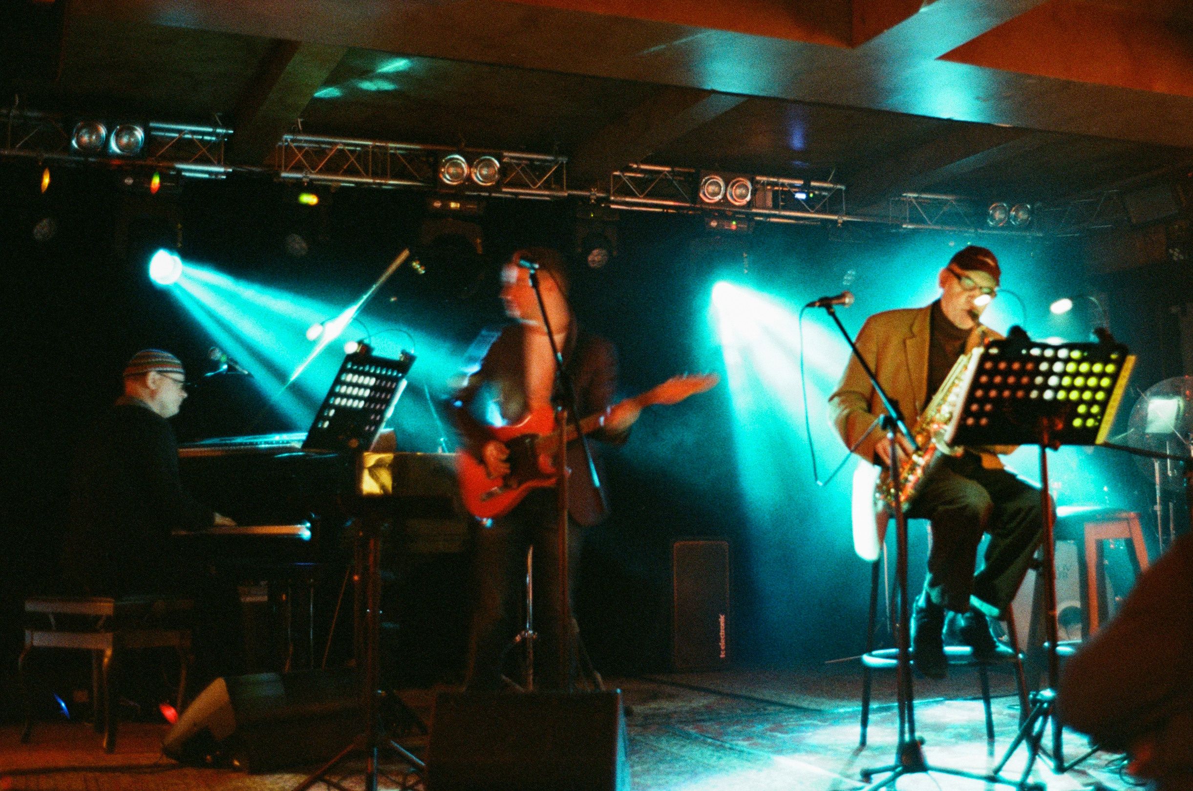 Contax G1 — Carl Zeiss Planar T 35 mm f2.0 (Kodak Ultramax 400)