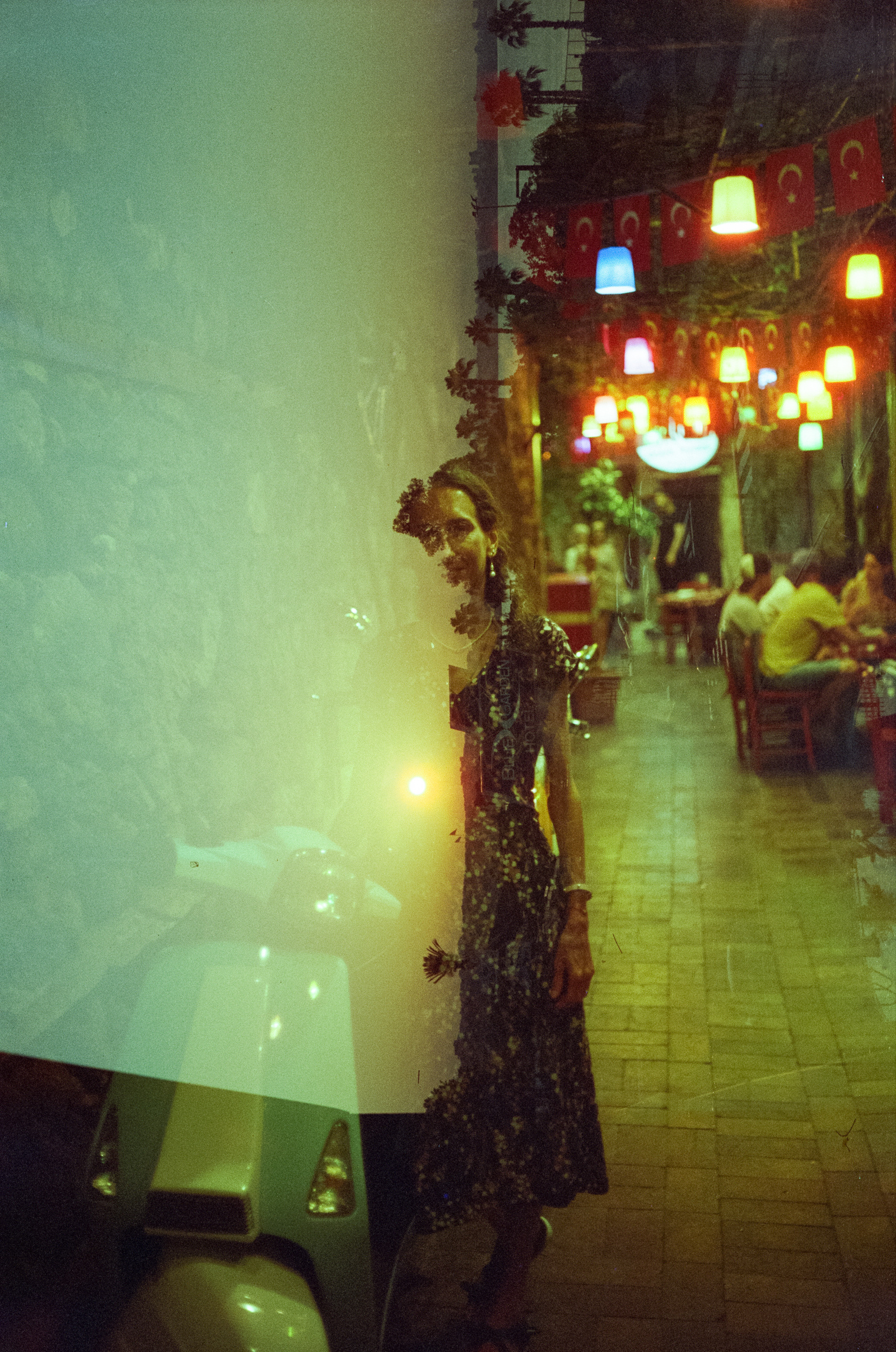 Набережная Антальи на просроченную пленку Kodak Gold 200