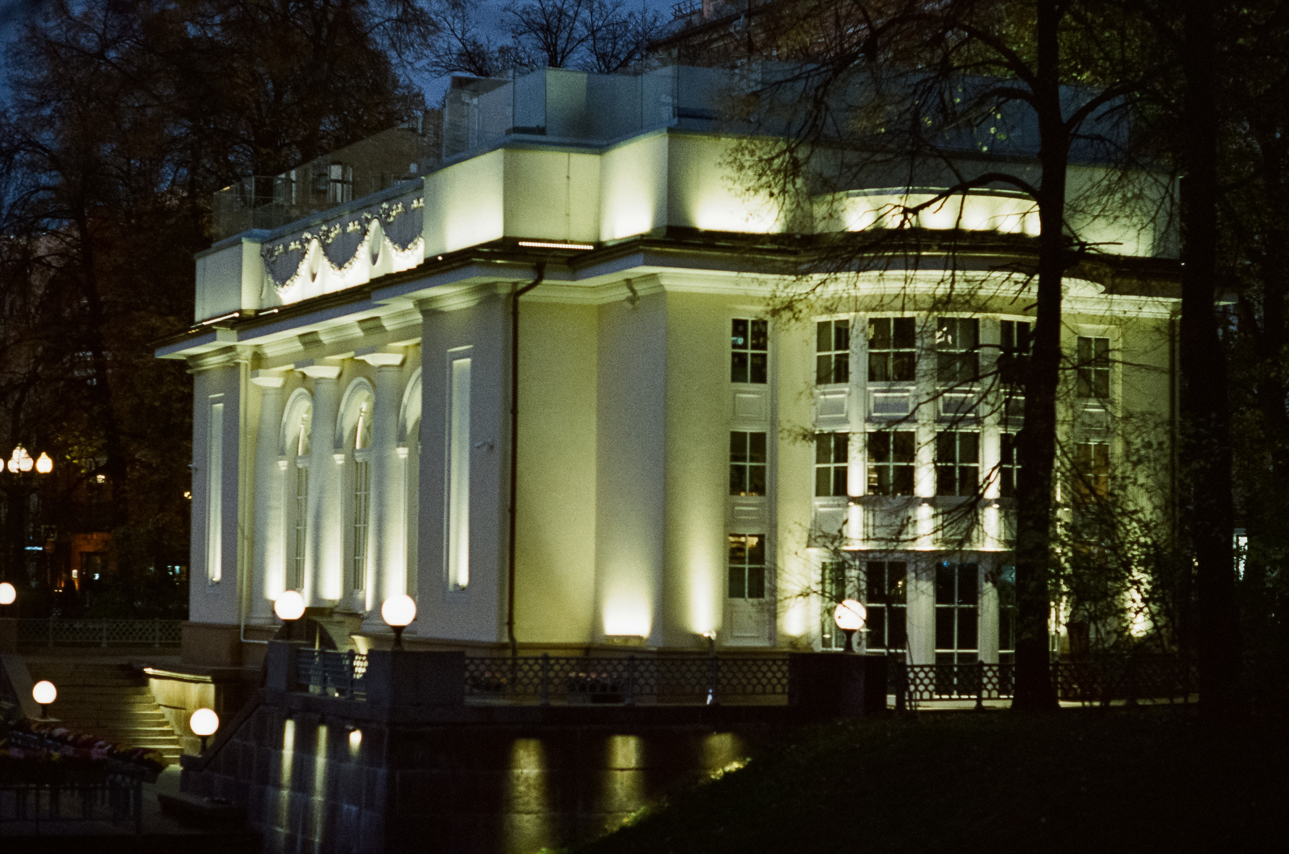 Kodak Vision 3 500T / Canon T90 Canon FD 85 mm 1.2 L