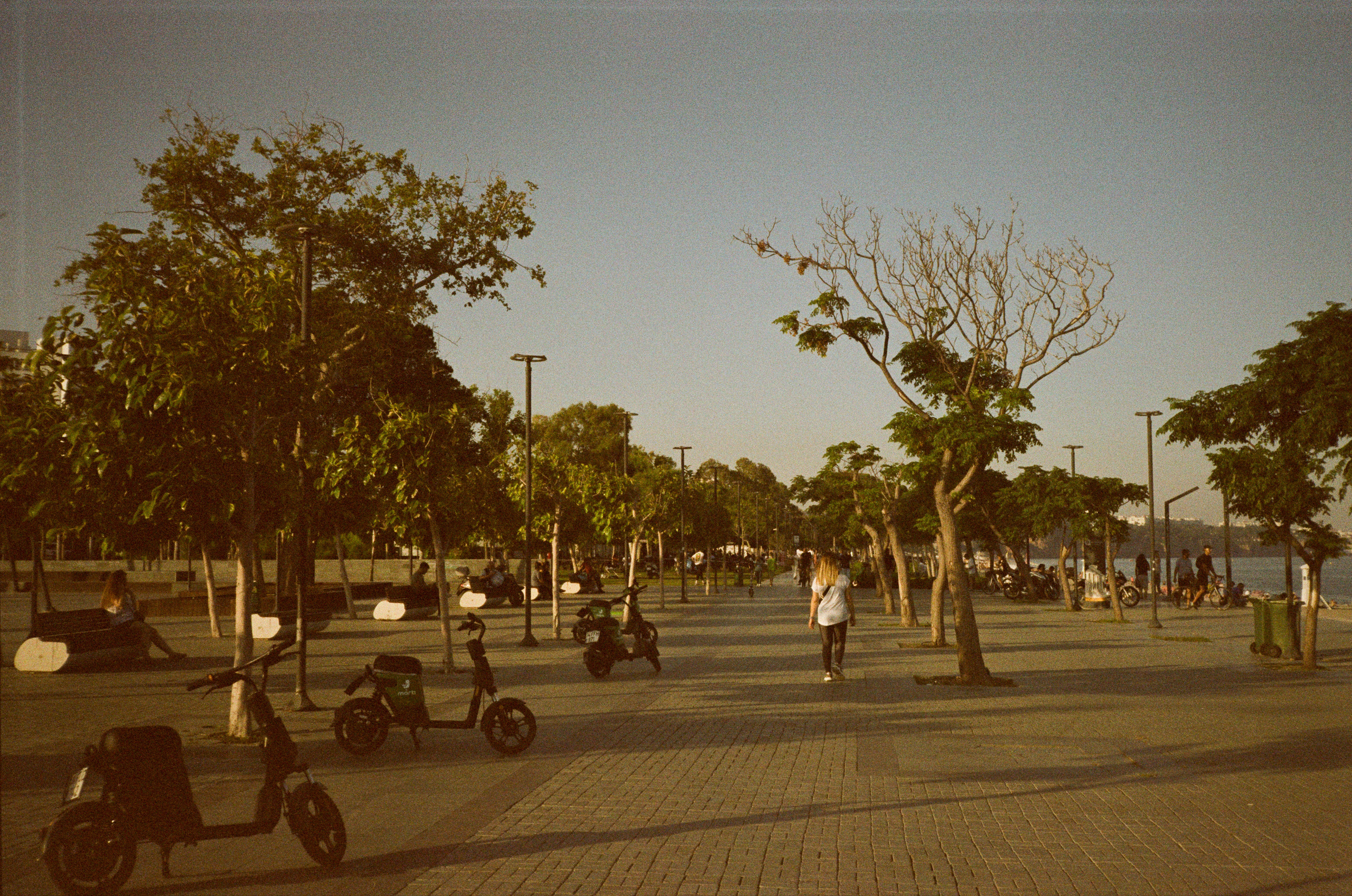 Набережная Антальи на просроченную пленку Kodak Gold 200