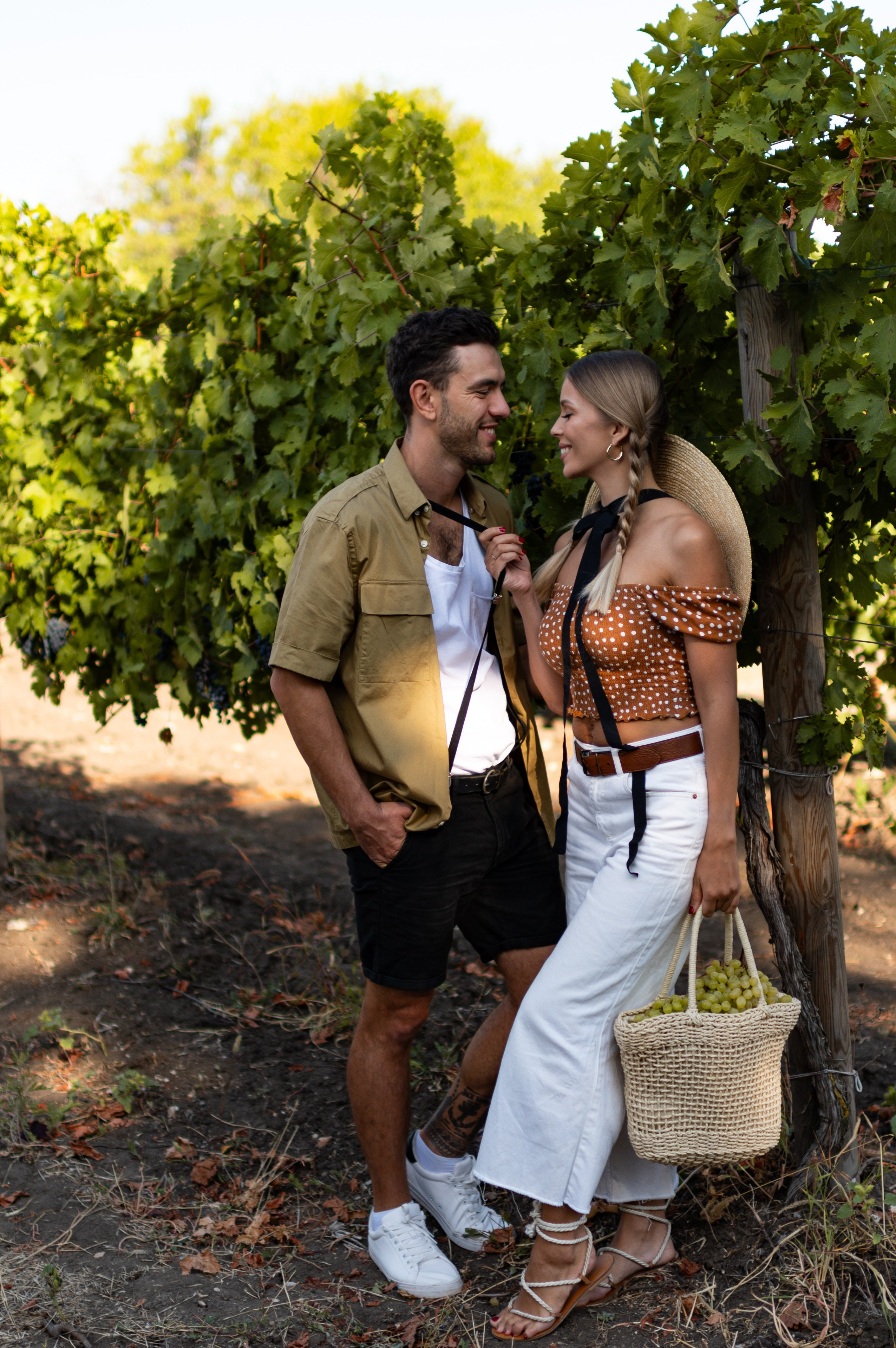 Lovestory на плантации виноградников в Крыму. Фотограф Москва и Видеограф Москва