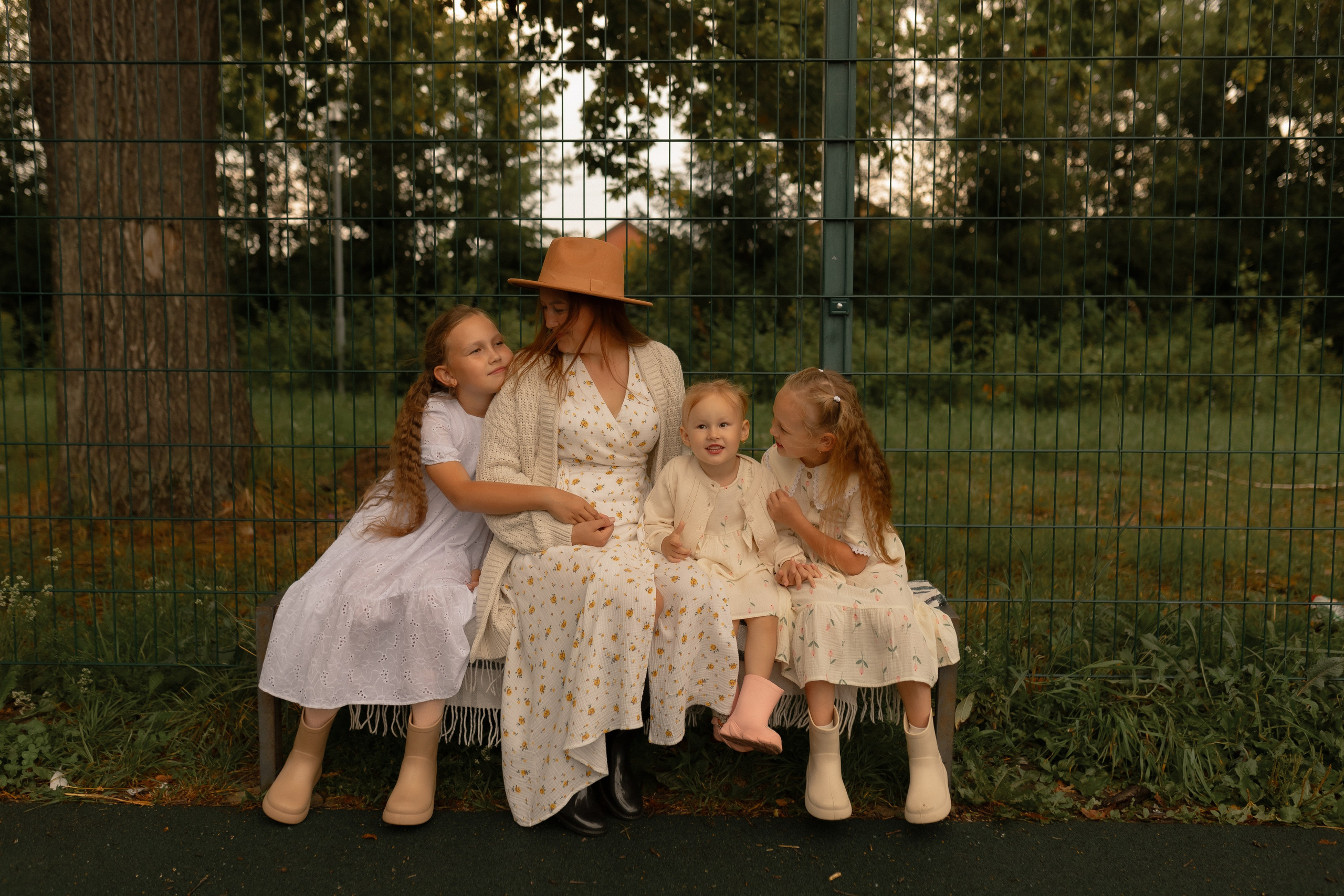 Мама Алина, Маша, Дина и Анечка. Фотограф Татьяна Семенова