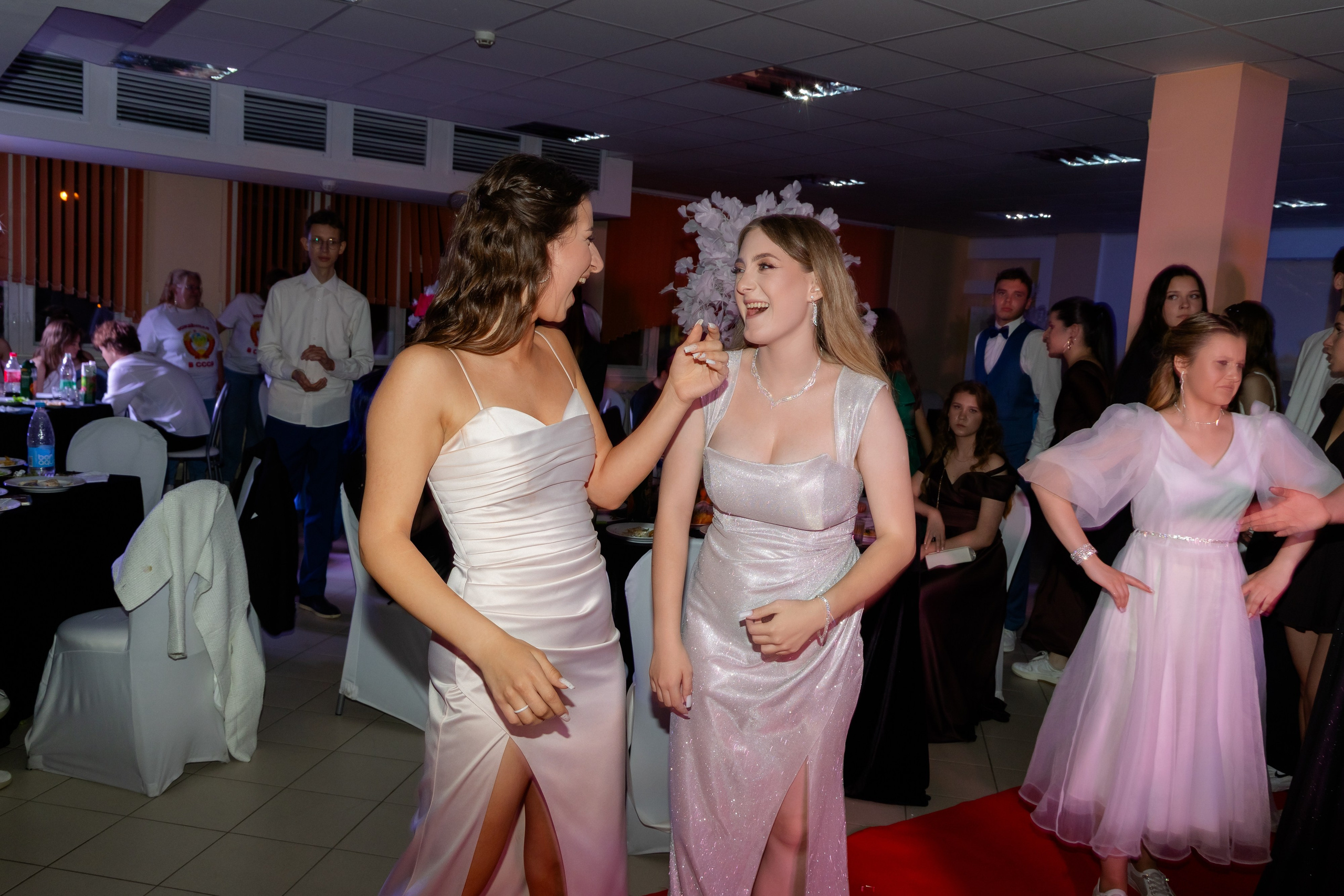 Школьный выпускной 2025 год в Минске, Беларуси. Свадебный фотограф в Минске/Беларуси Сергей Спиридонов