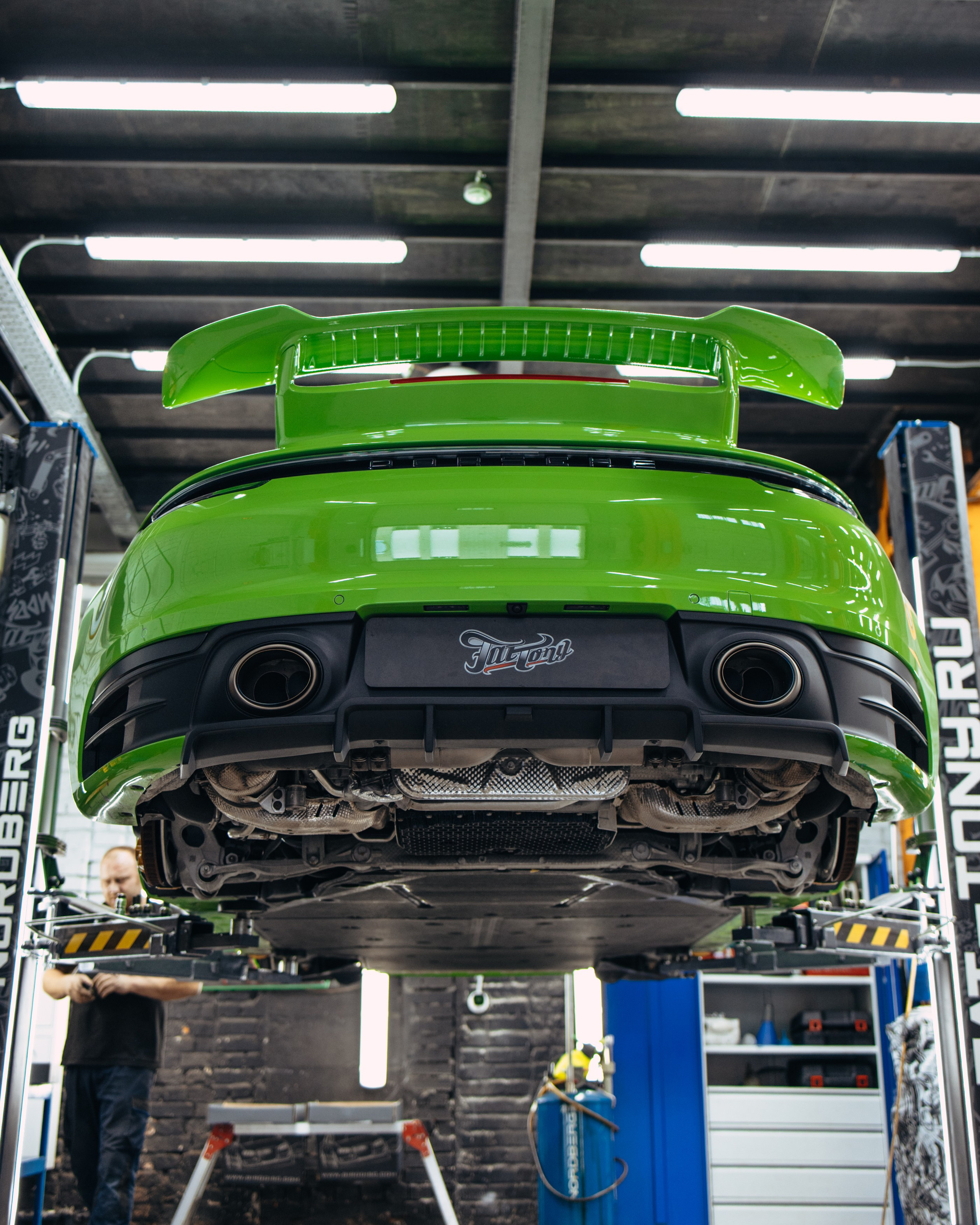 Porsche 911 замена дисков после перегрева и замена колодок. DeLorein