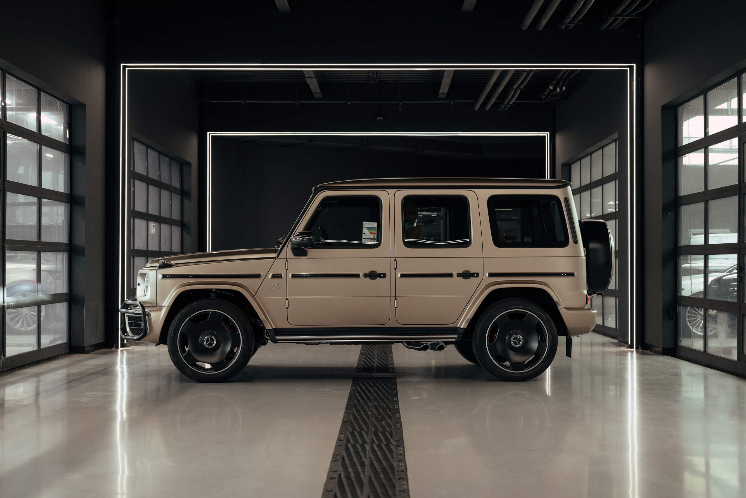 Mercedes G63 Gold. DeLorein