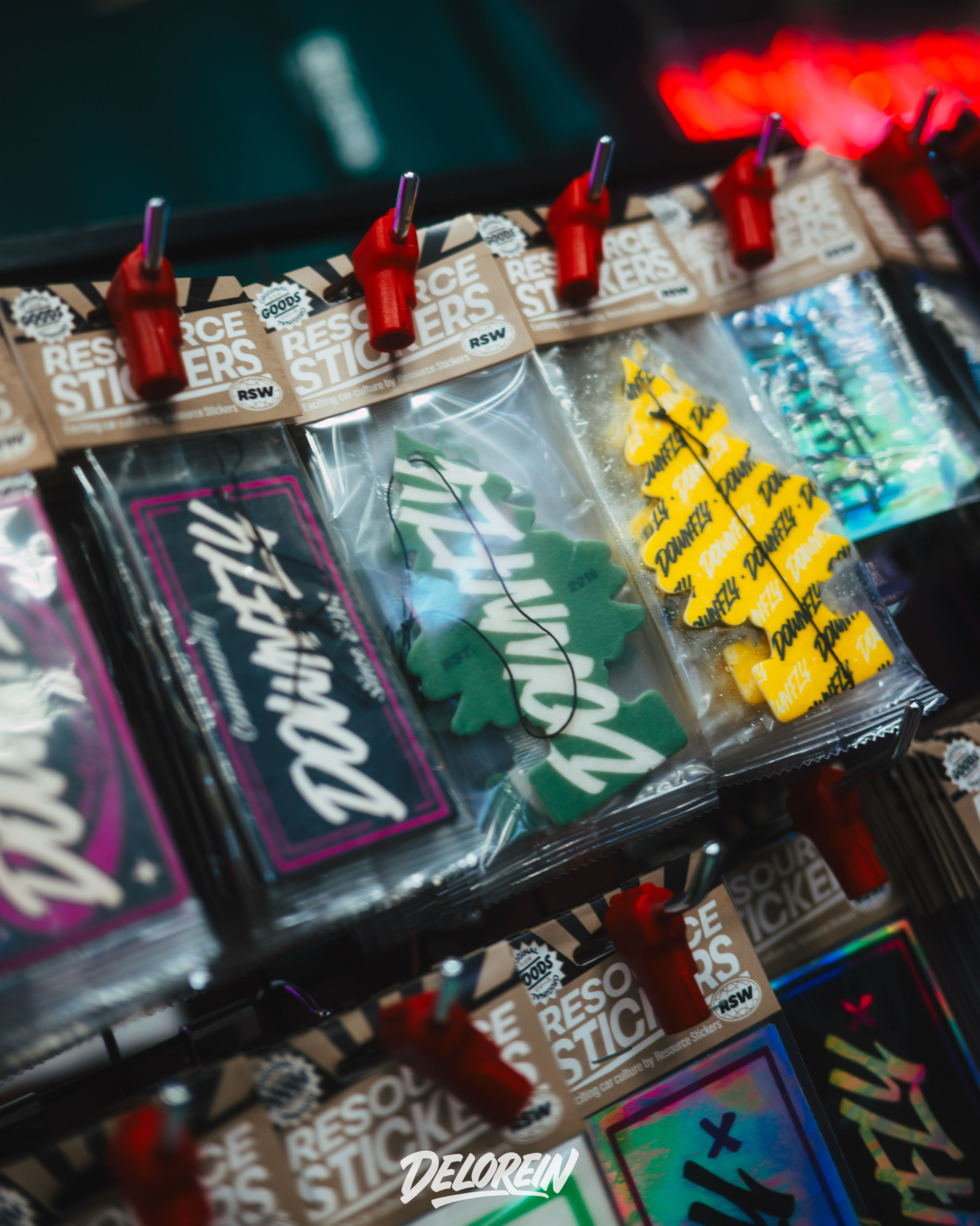 Downfly 25 марта 2026. DeLorein