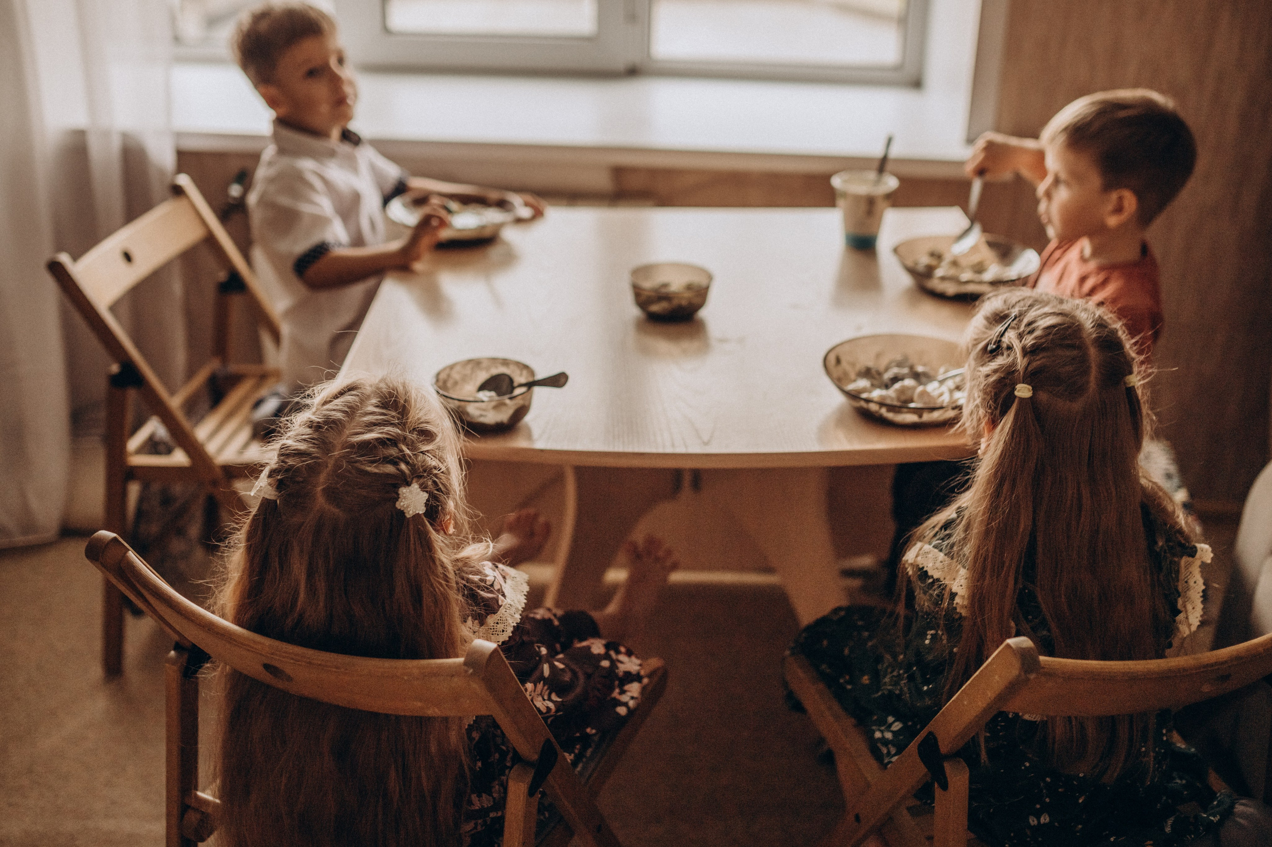 Бабушка с внуками. Семейный фотограф lifestyle в Новосибирске Елена Шпилевая