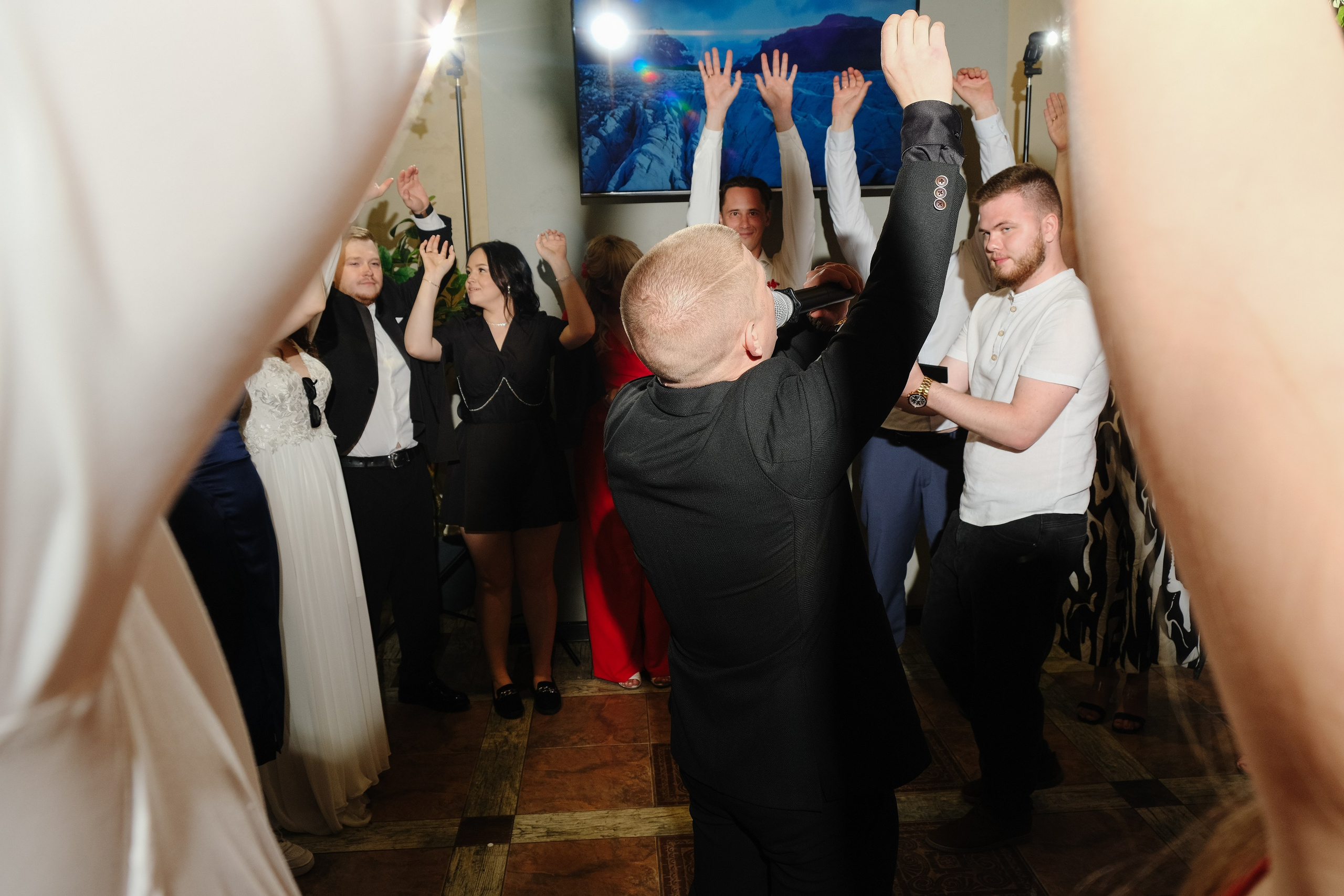 О+Д (ЗАГС, прогулка Центр и Парк Победы, банкет). Профессиональная фотосъемка в Крыму. Натуральные эмоции и живые кадры. Забронируйте дату прямо сейчас!