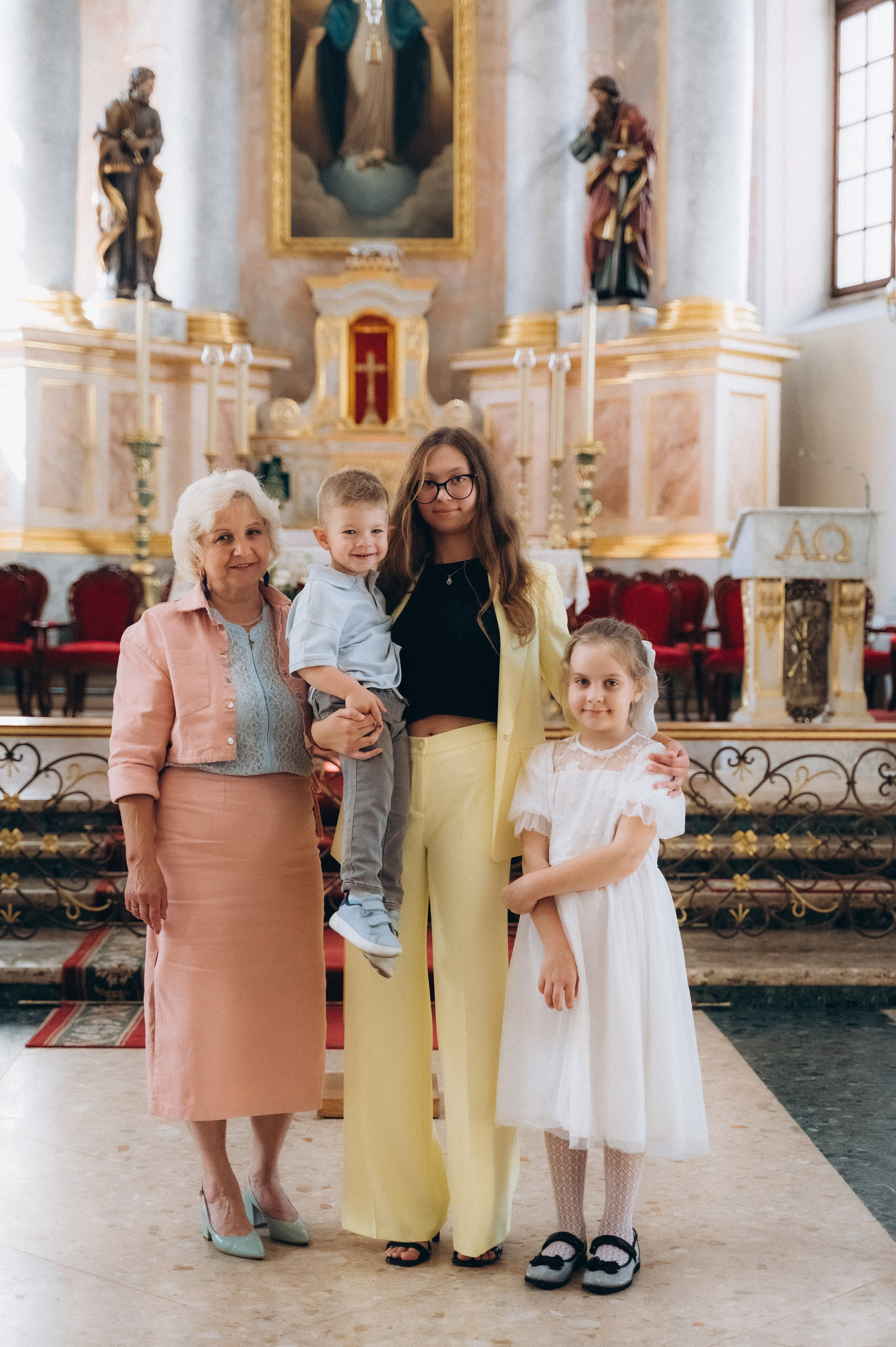 Крещение Василисы Архикафедральный костел Имени Пресвятой Девы Марии. Семейный фотограф в Минске Дарья Дреко