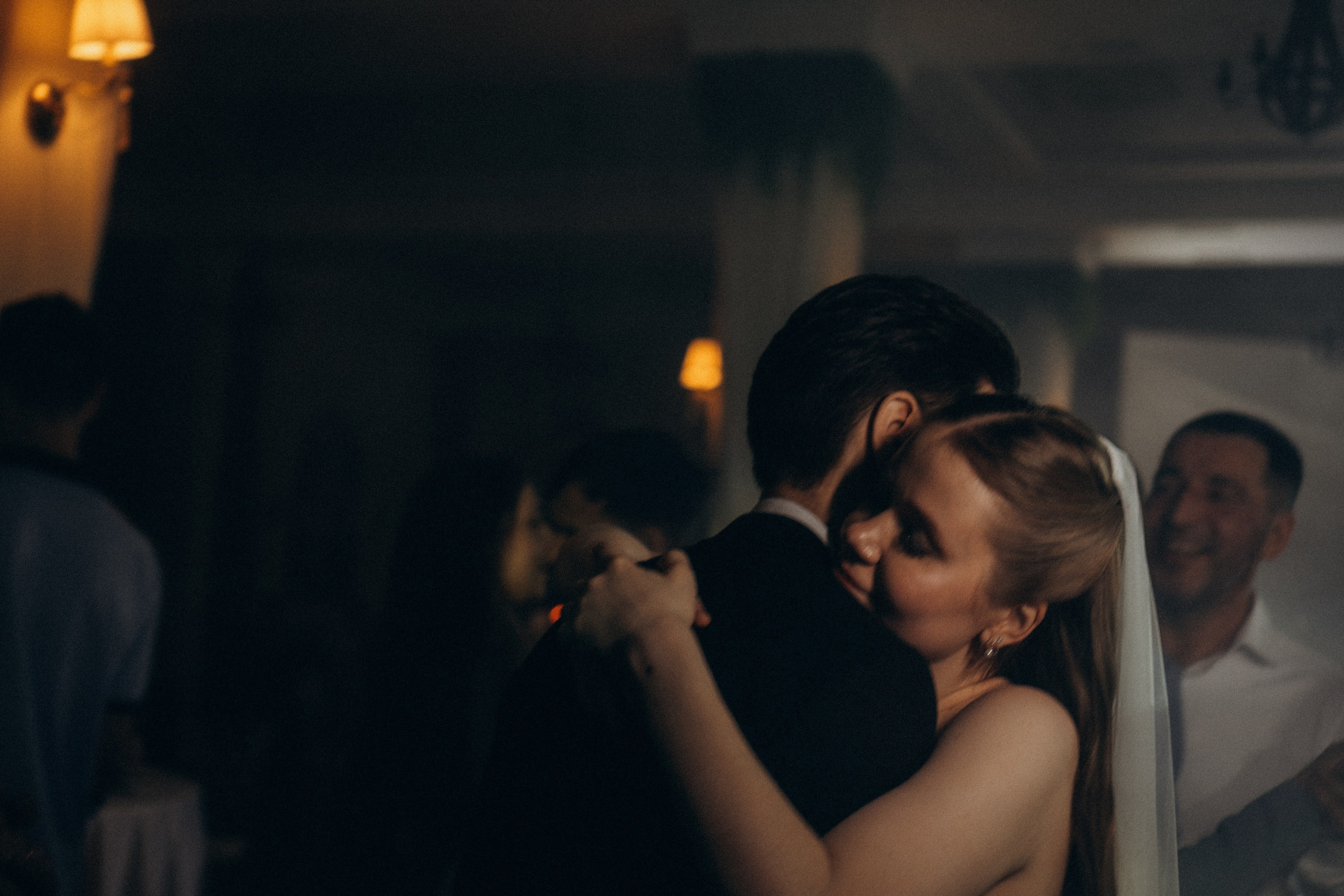 СВАДЕБНАЯ СЬЕМКА СБОРОВ В ОТЕЛЕ И ВЫЕЗД НА ЦЕРЕМОНИЮ (СНЯТО В СИБИРЕ В НИЖНЕВАРТОВСКЕ). Профессиональный фотограф, Санкт-Петербург — Виктория Богомолова