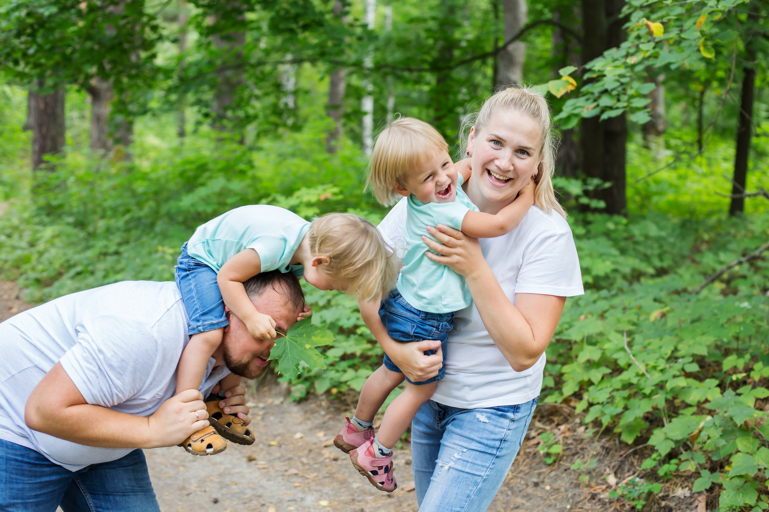 Прогулка в лесу. Репортажный, семейный и детский фотограф в Пензе и Заречном Арина Ермилова. Картины барельеф на заказ