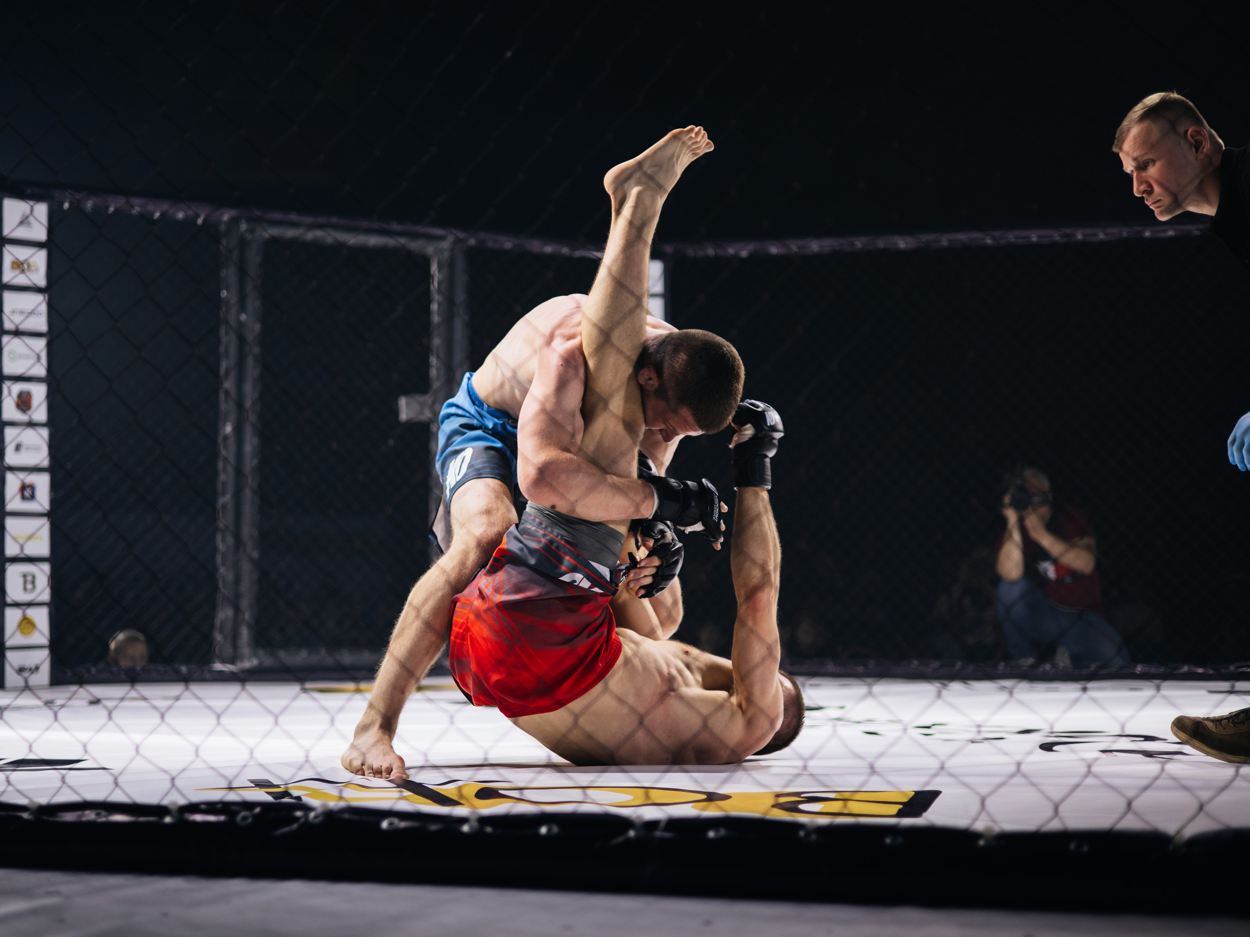 Бойцовская лига «KNOCK OUT». KRIS KRUPINNIKOVA