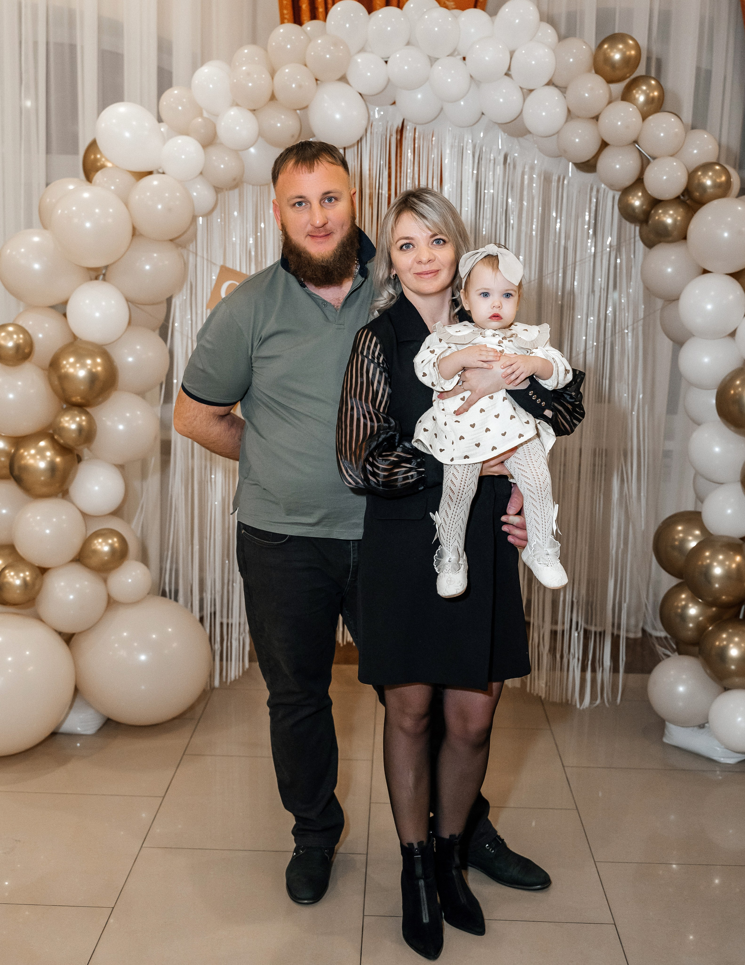 Александра и Виктория 1 годик. Семейный фотограф в Белгороде Амелина Алина