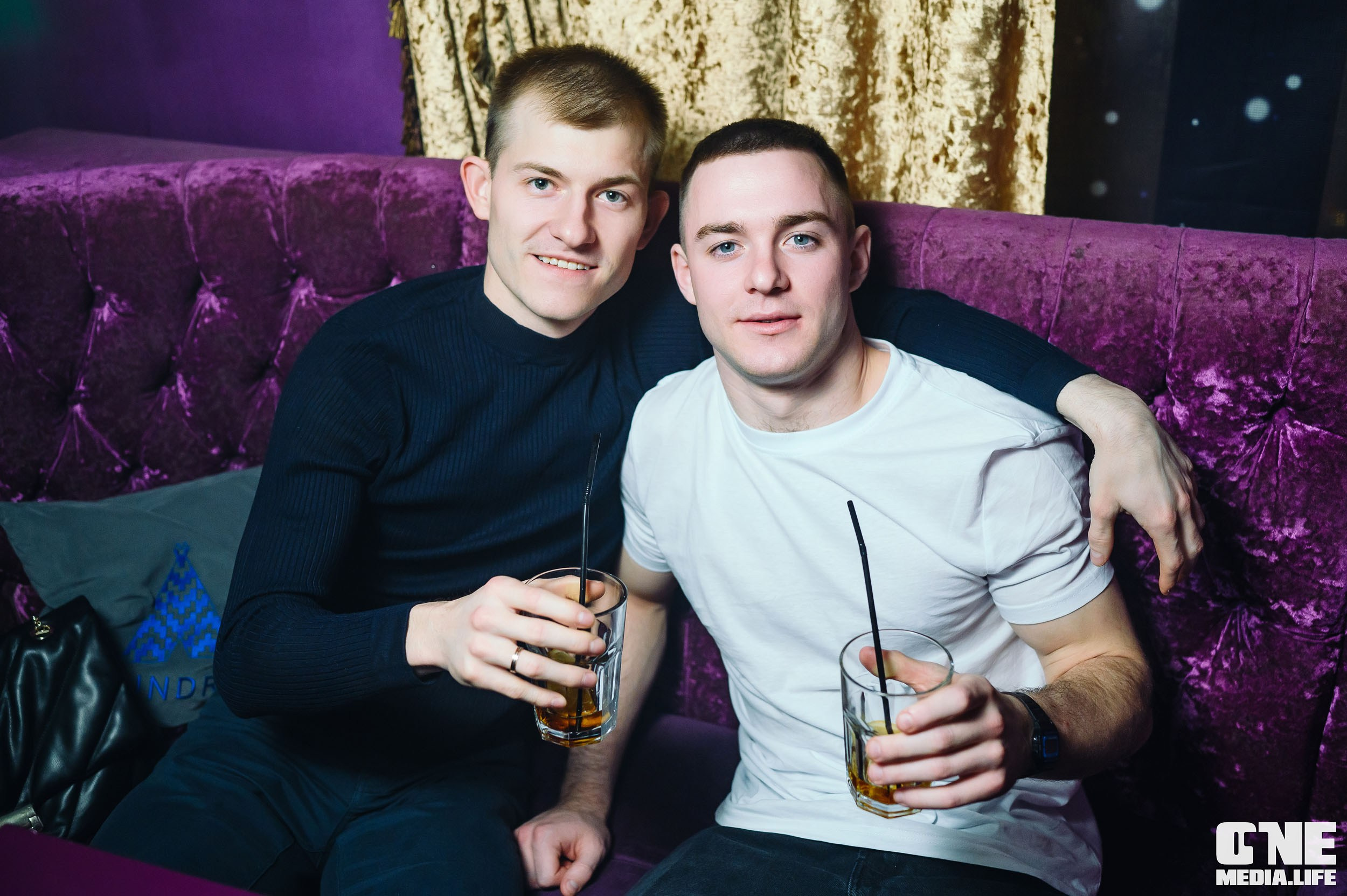 Фотоотчет из караоке-клуба Эйфория. One Media Life: фоторепортажи, фотоотчеты с мероприятий и заведений