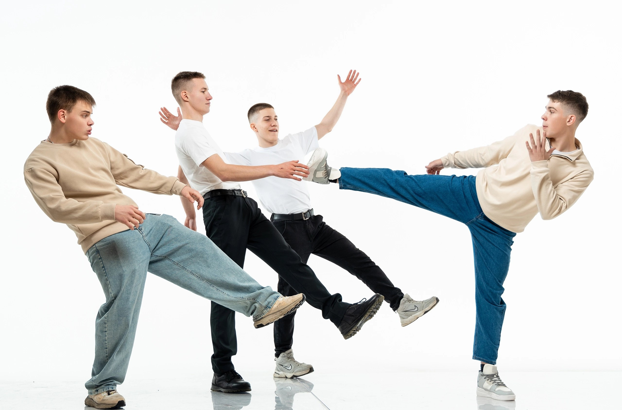 По трое-пятеро