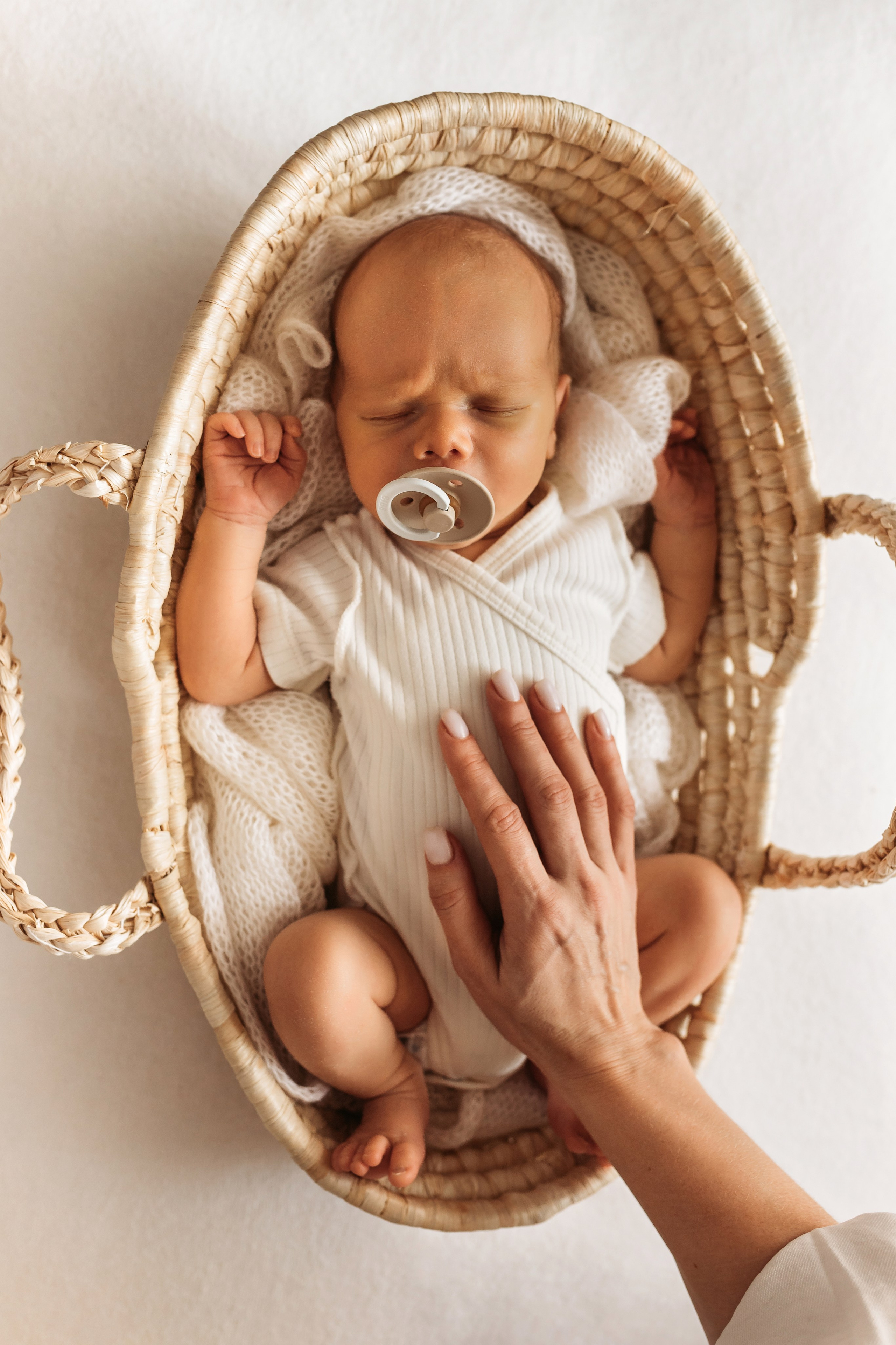 Лёва с семьей 🤍. Фотограф Новорожденных в Москве Илона Шубина