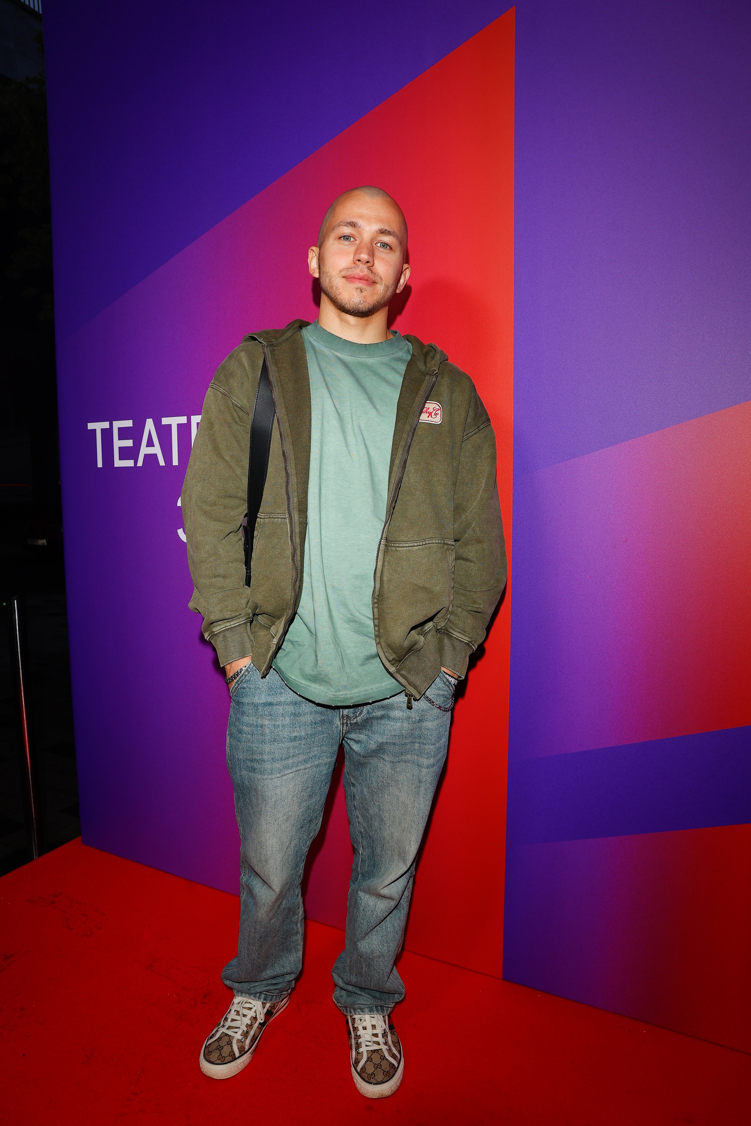 ТЕАТРАЛЬНАЯ ЗОНА | СТРЕЛКА | KION. Nikolskayasecular