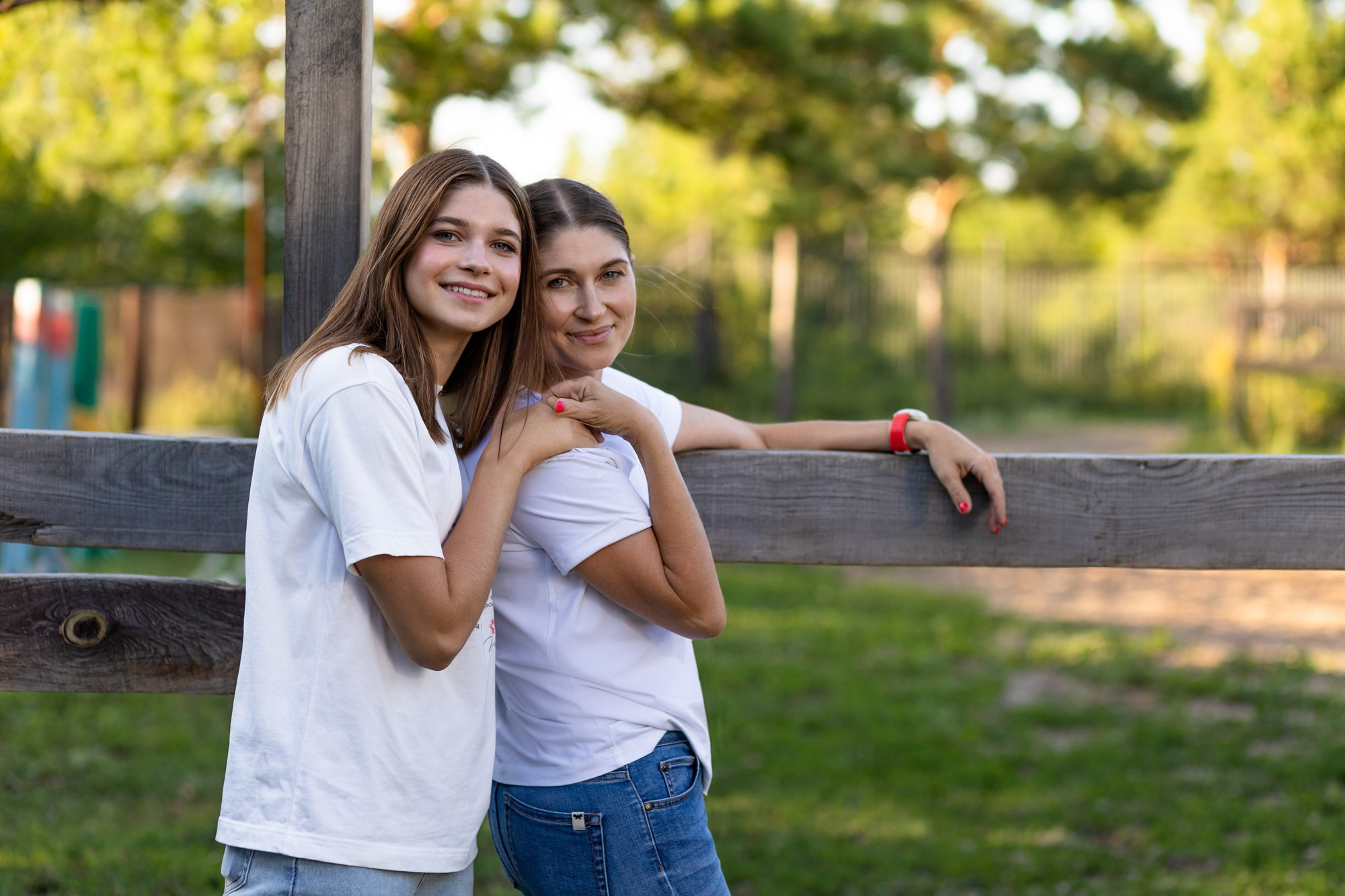 Семейная фотосессия в конном клубе. Фотограф в Оренбурге. Профессиональный фотограф