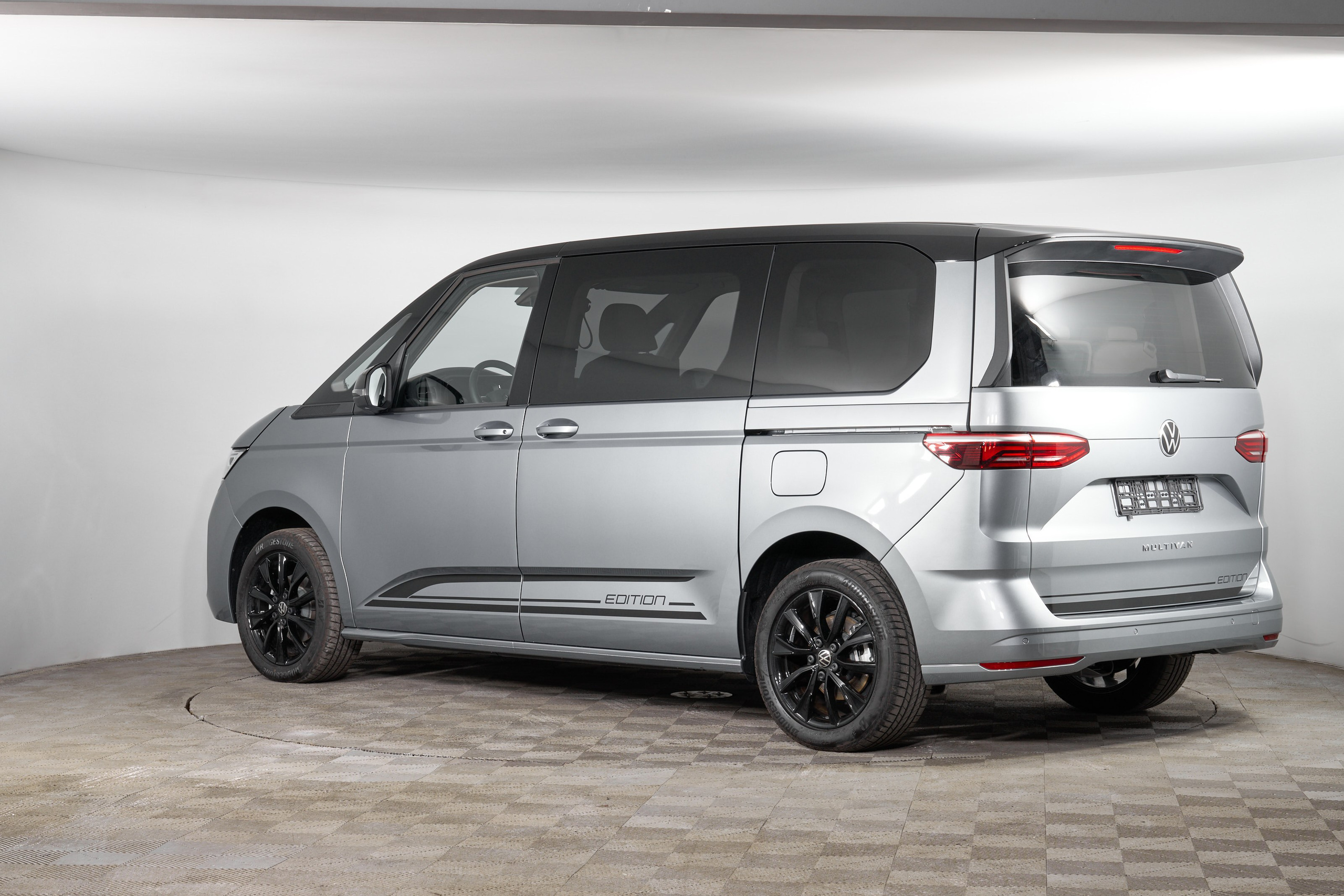 Multivan. Фотограф Николай Прокофьев модельные тесты в Москве