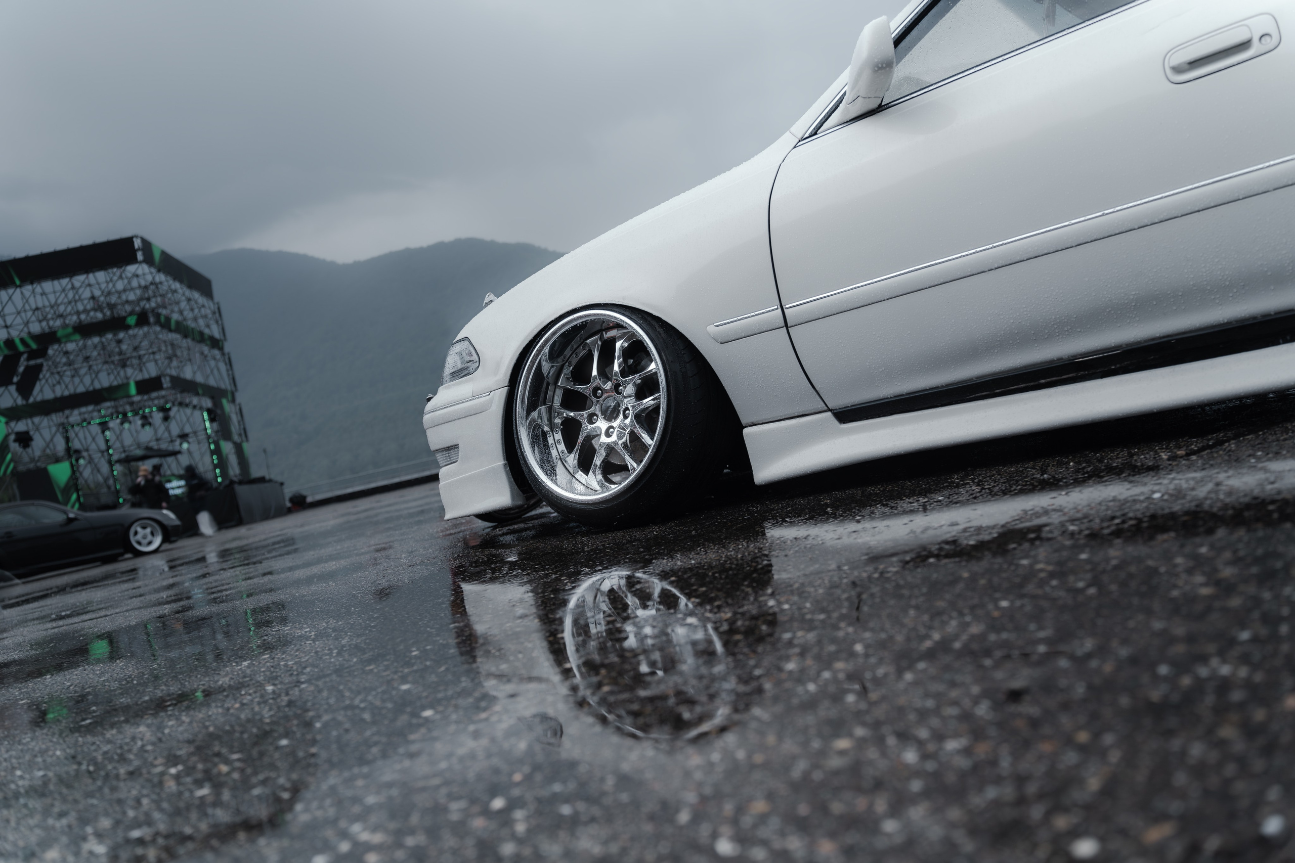 //GROUNDED2025. Автомобильный фотограф