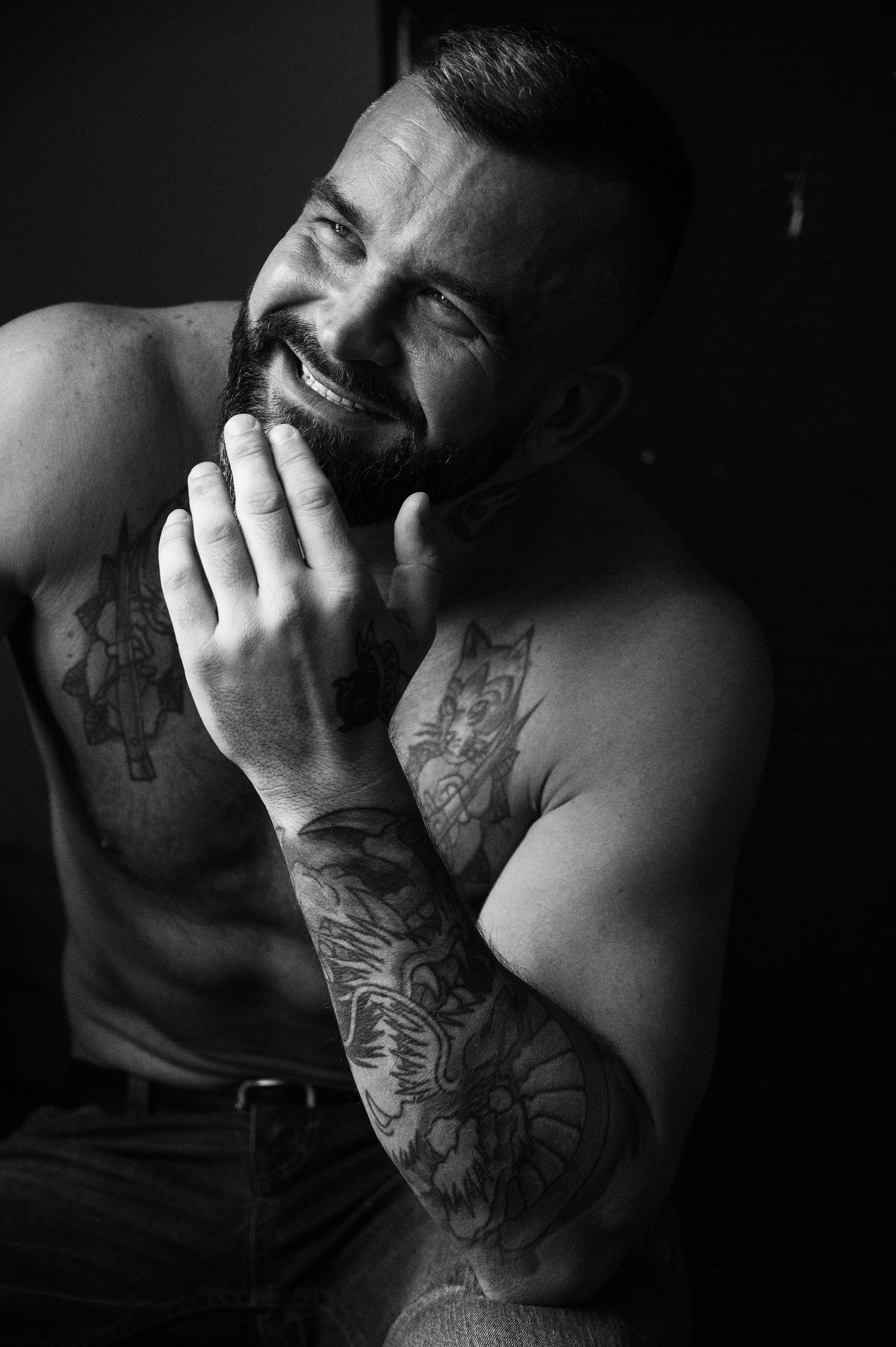 Мужской фотограф. Профессиональный фотограф беременности в СПБ. Стильные фотосессии беременности в стиле минимализм и классическая фотография