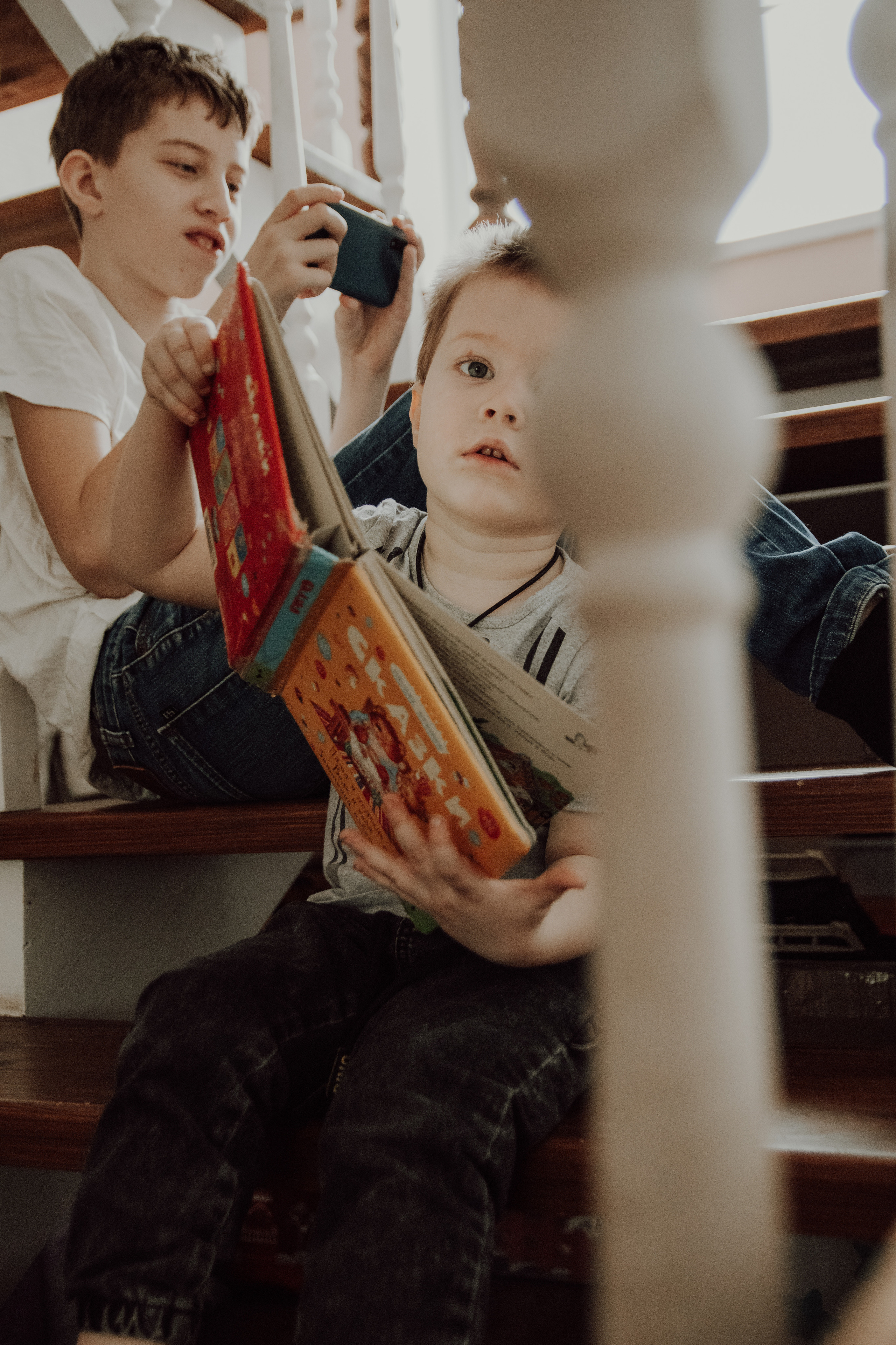 В доме с лестницей. Семейный фотограф в Москве