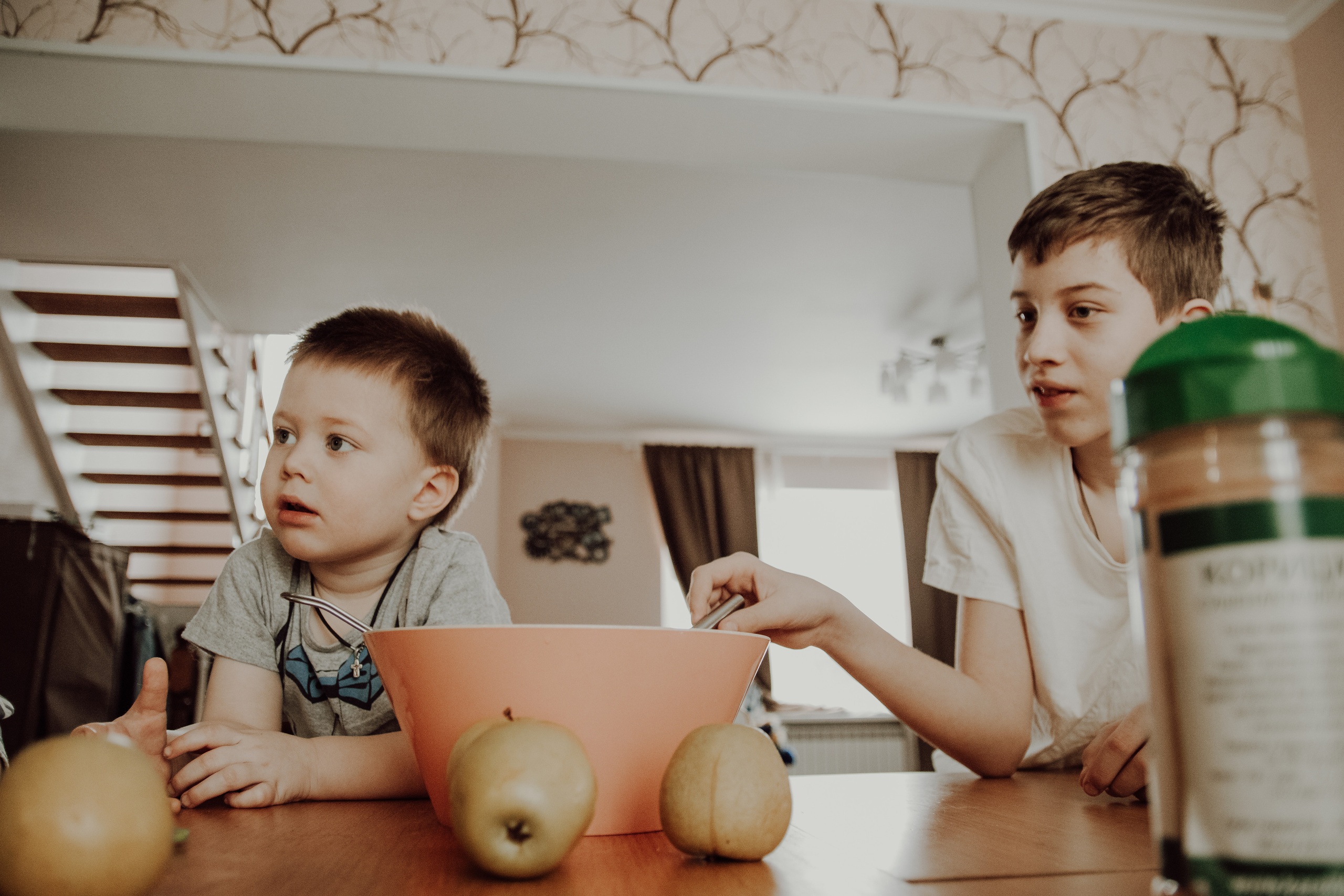 В доме с лестницей. Семейный фотограф в Москве