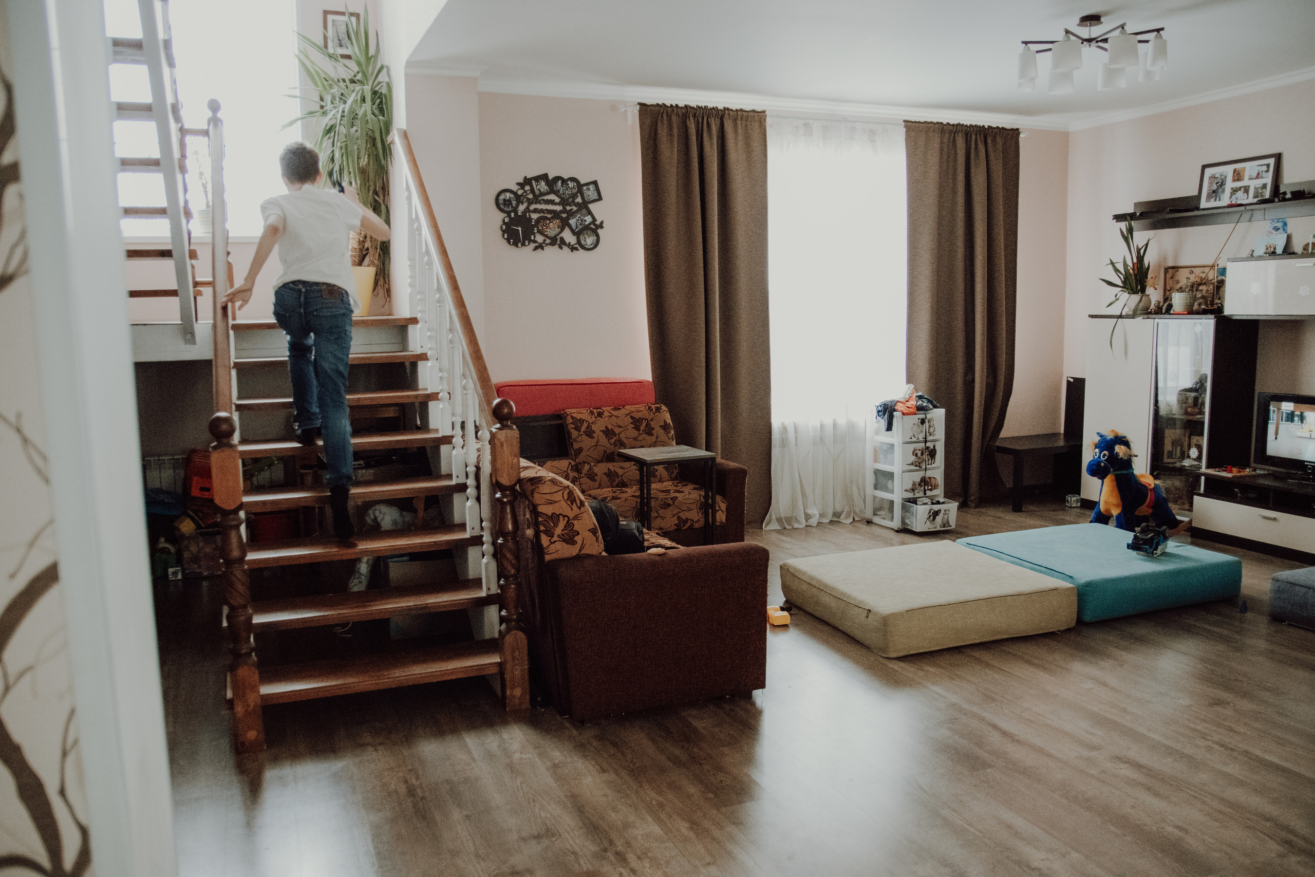 В доме с лестницей. Семейный фотограф в Москве